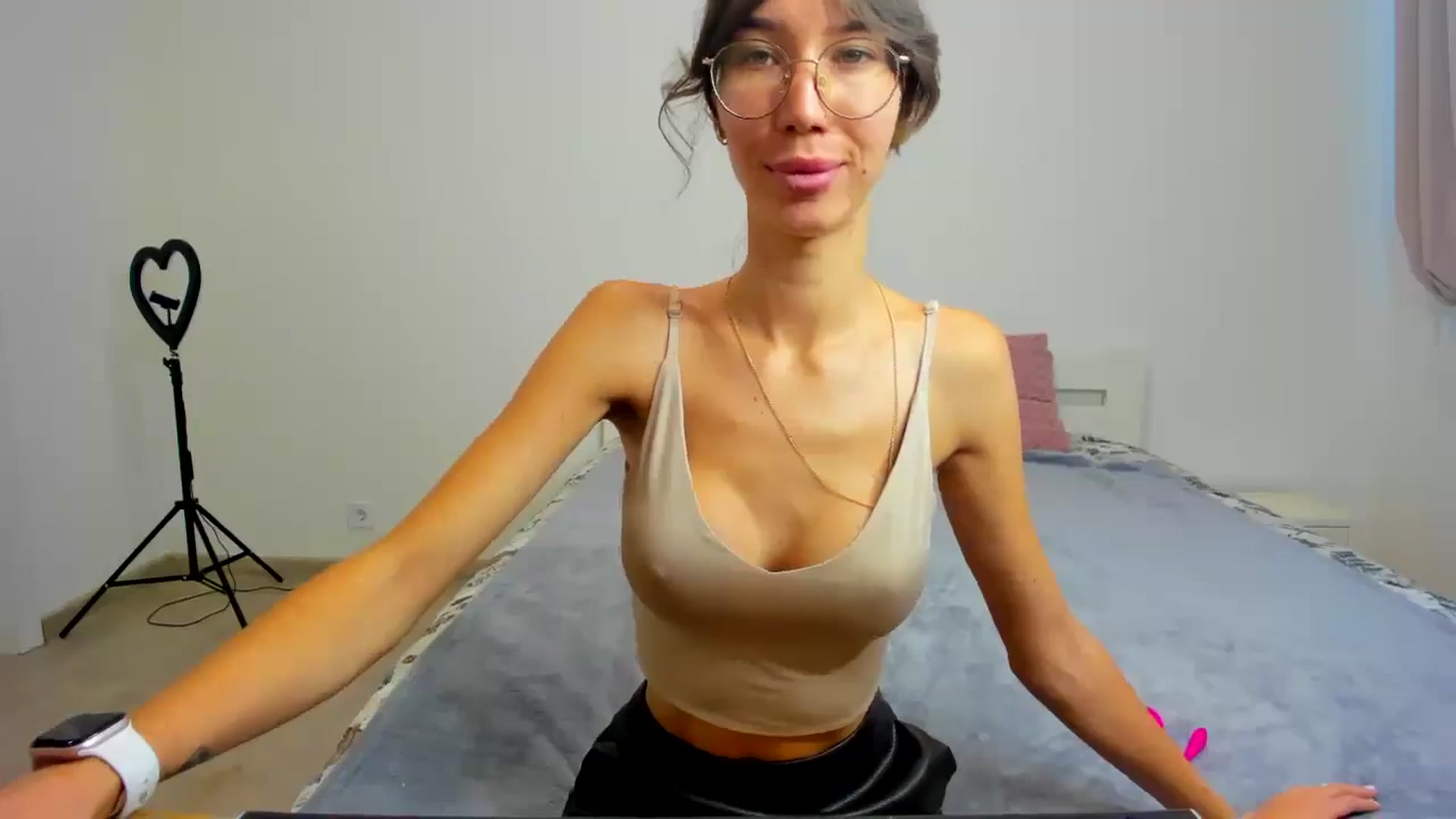Gallery image thumbnail from SarahLovelyyy's myfreecams stream on, 11/10/2025, 11:12 image 15 of 20