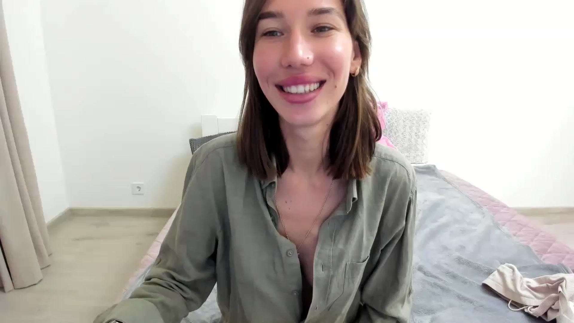 Gallery image thumbnail from SarahLovelyyy's myfreecams stream on, 11/11/2025, 14:09 image 1 of 20