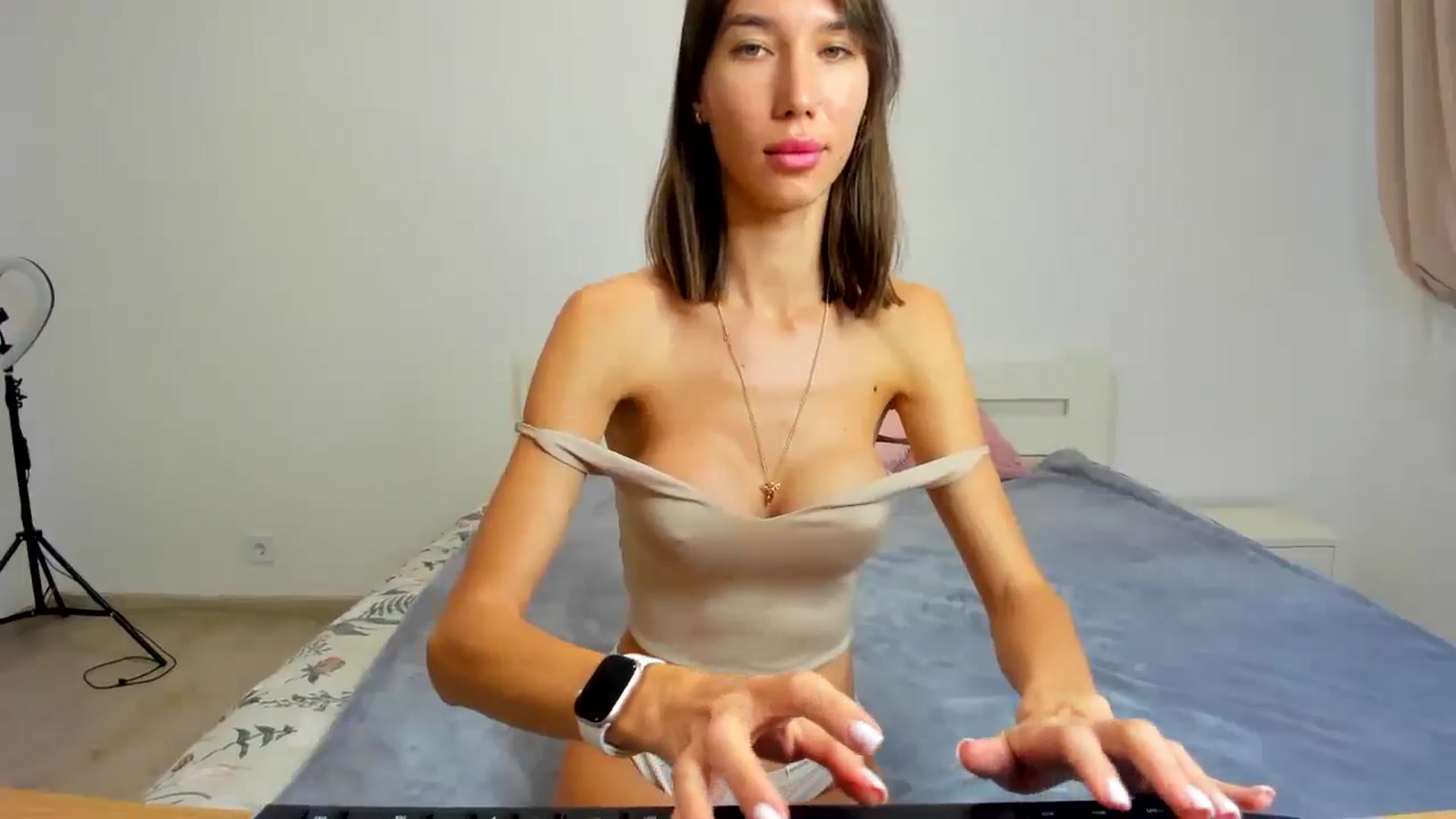 Gallery image thumbnail from SarahLovelyyy's myfreecams stream on, 11/12/2025, 12:17 image 6 of 20