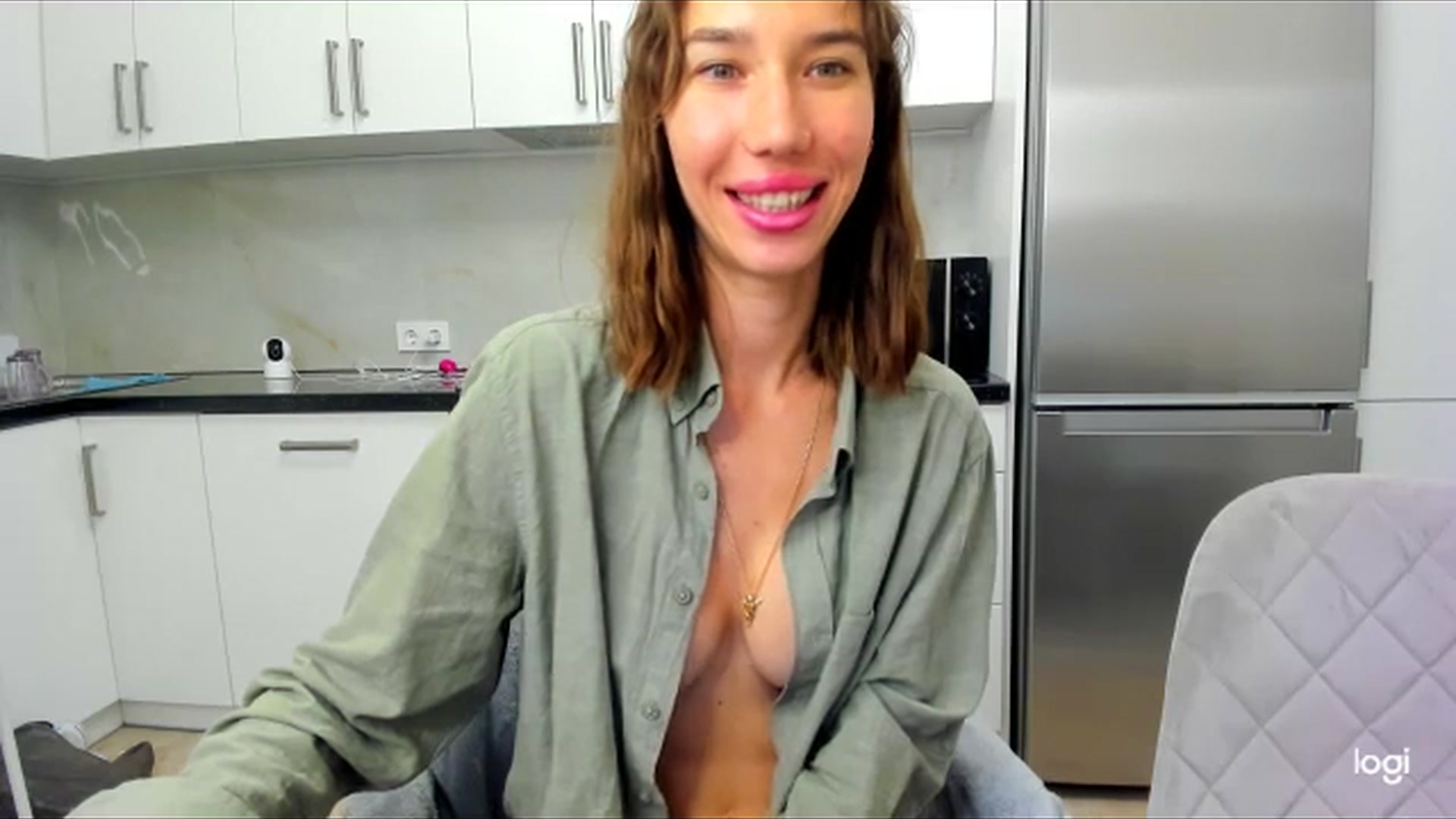 Gallery image thumbnail from SarahLovelyyy's myfreecams stream on, 11/18/2025, 15:01 image 15 of 20