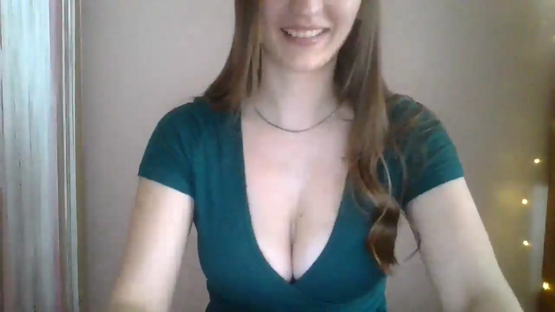 Gallery image thumbnail from SarahMills's myfreecams stream on, 07/03/2025, 10:03 image 14 of 20