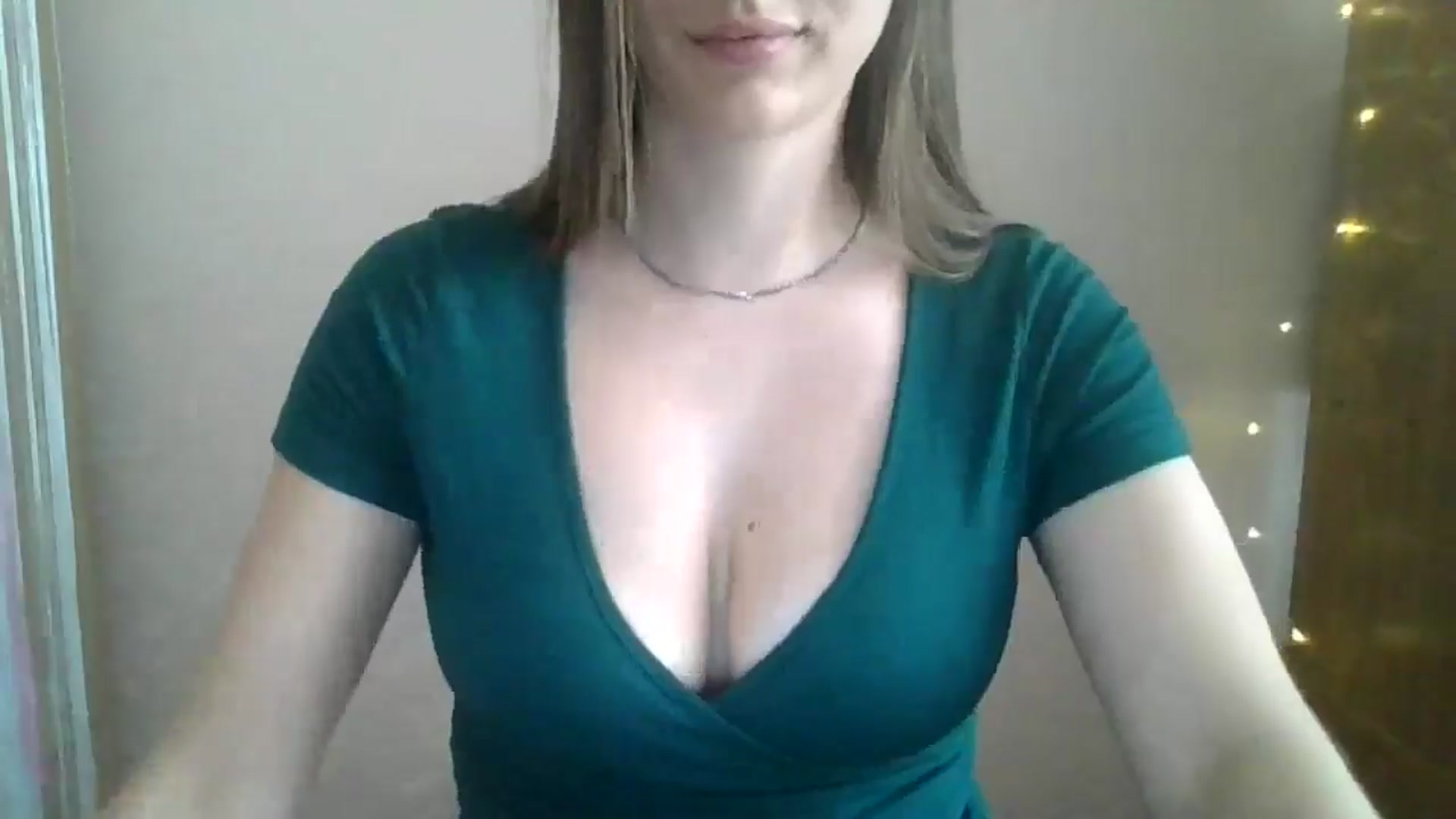 Gallery image thumbnail from SarahMills's myfreecams stream on, 07/03/2025, 12:18 image 9 of 20