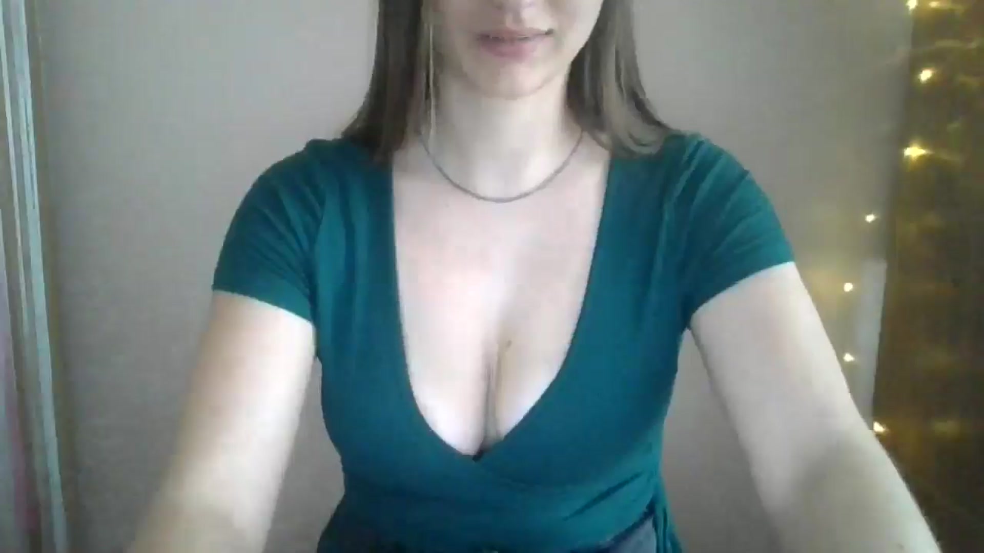 Gallery image thumbnail from SarahMills's myfreecams stream on, 07/03/2025, 12:18 image 8 of 20