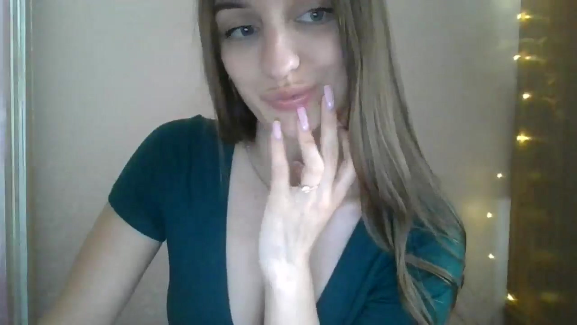 Gallery image thumbnail from SarahMills's myfreecams stream on, 07/03/2025, 12:18 image 2 of 20