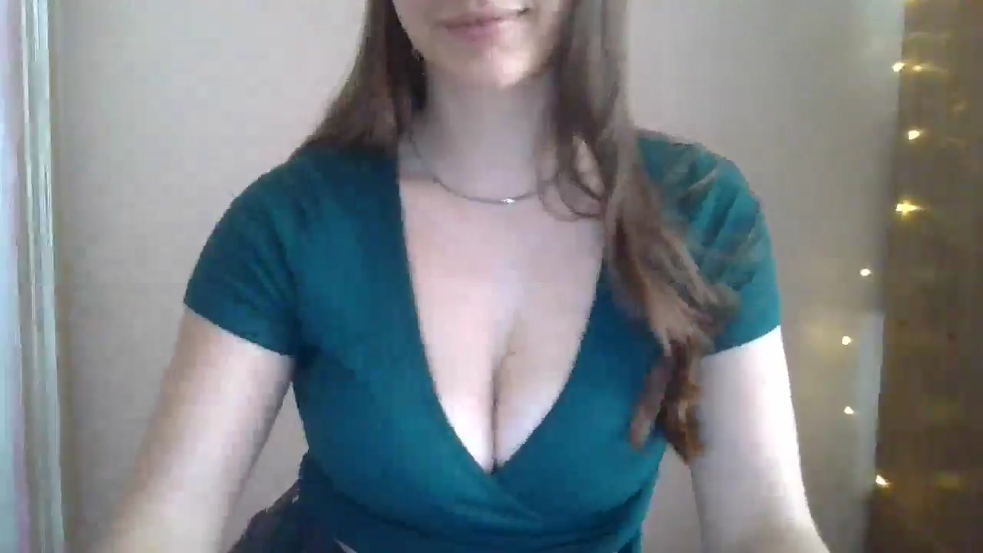 Gallery image thumbnail from SarahMills's myfreecams stream on, 07/03/2025, 13:02 image 6 of 20