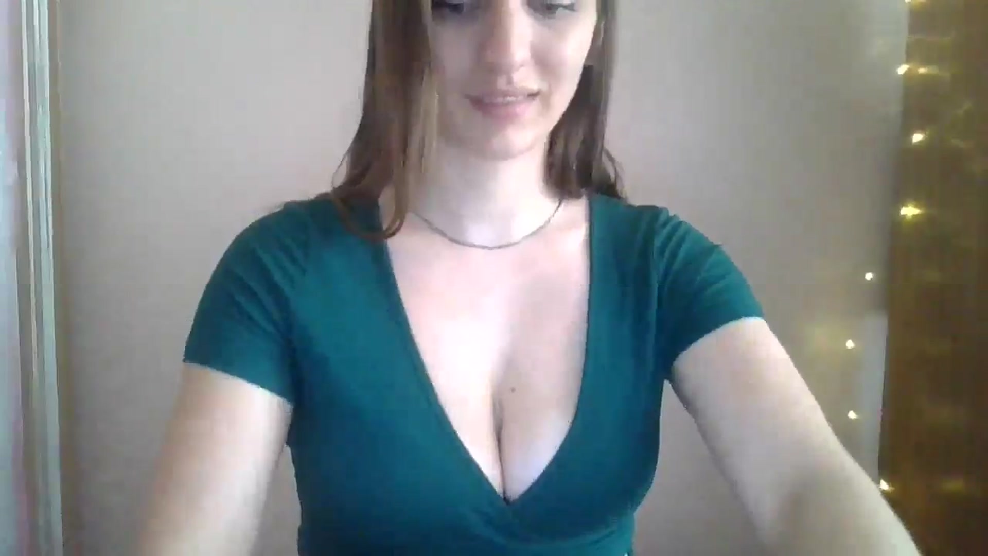 Gallery image thumbnail from SarahMills's myfreecams stream on, 07/03/2025, 13:02 image 11 of 20