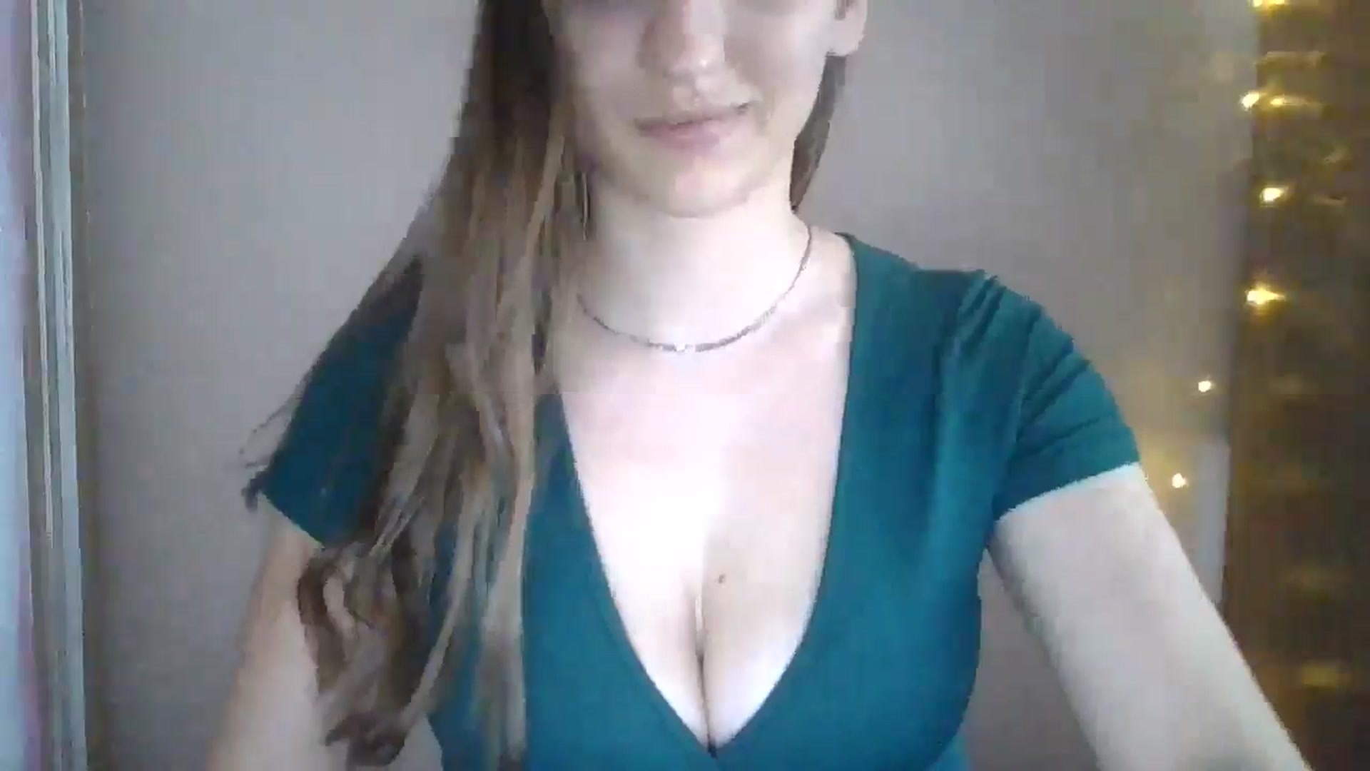 Gallery image thumbnail from SarahMills's myfreecams stream on, 07/03/2025, 13:02 image 8 of 20