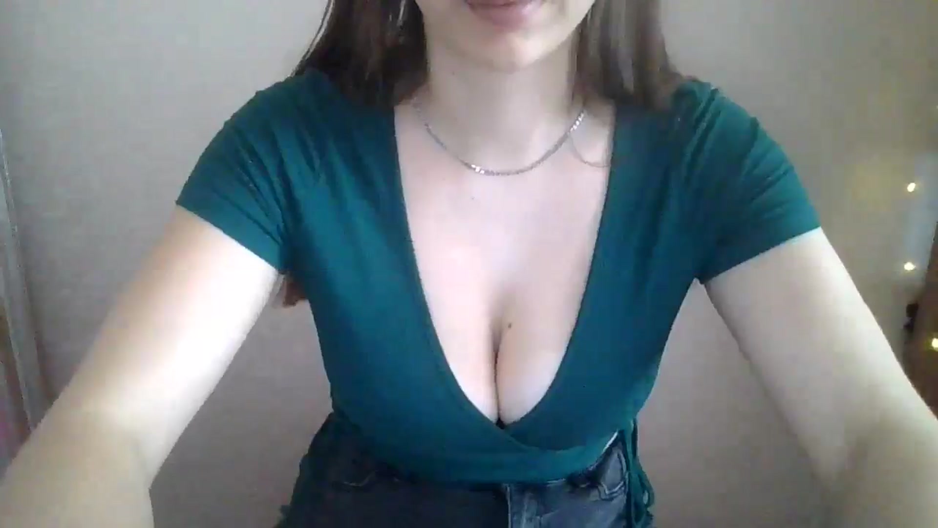 Gallery image thumbnail from SarahMills's myfreecams stream on, 07/04/2025, 08:56 image 11 of 20