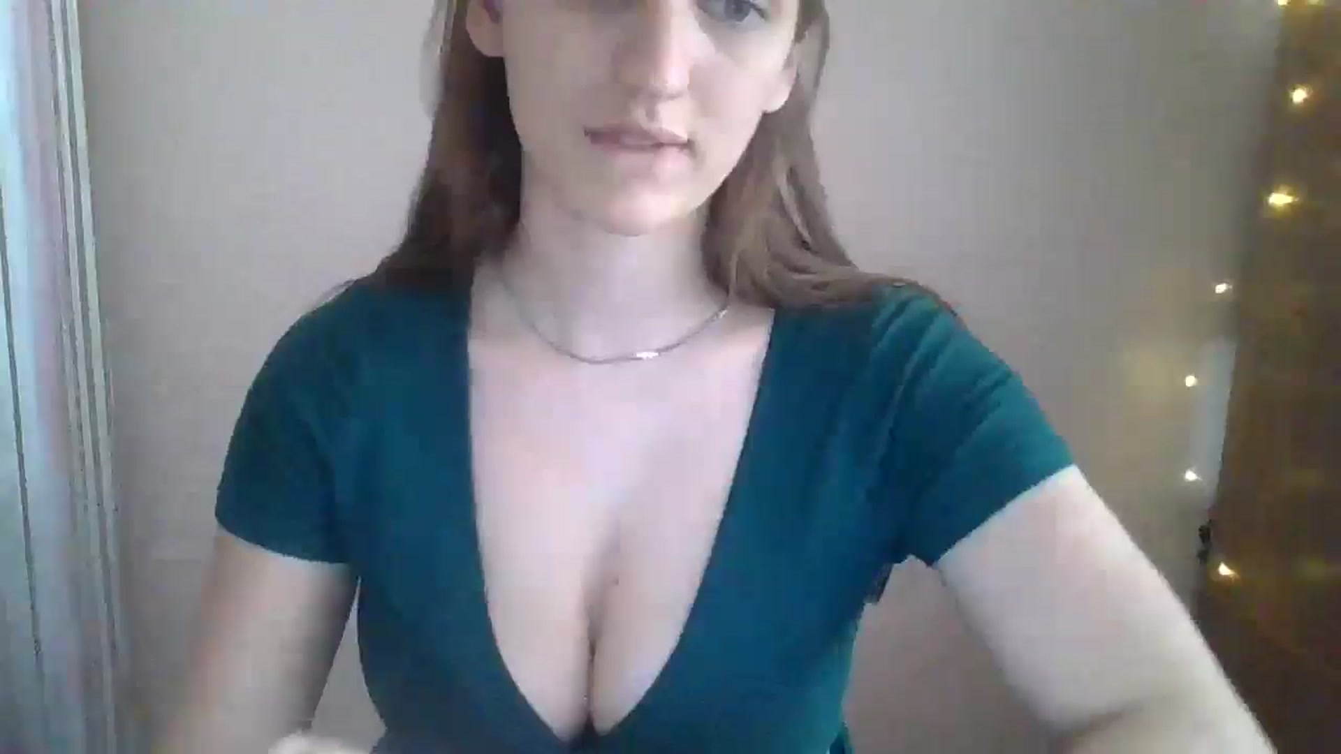 Gallery image thumbnail from SarahMills's myfreecams stream on, 07/04/2025, 13:08 image 17 of 20