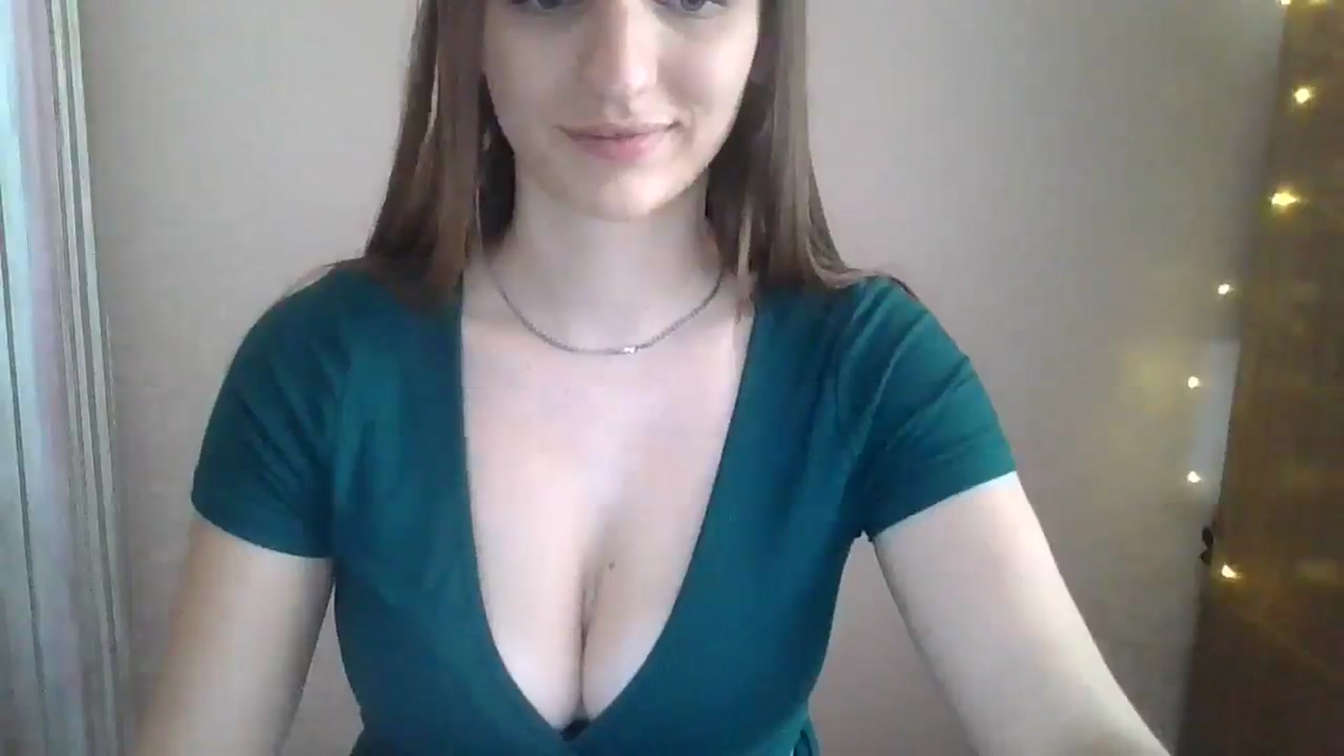 Gallery image thumbnail from SarahMills's myfreecams stream on, 07/04/2025, 13:08 image 15 of 20