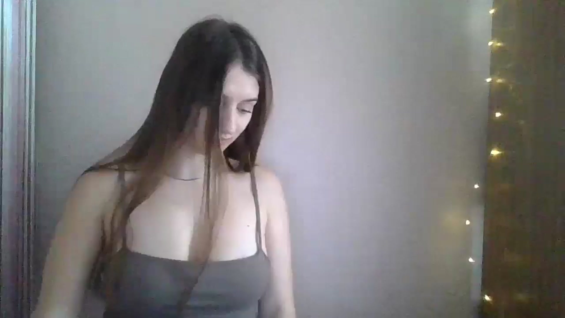 Gallery image thumbnail from SarahMills's myfreecams stream on, 07/05/2025, 09:15 image 5 of 20