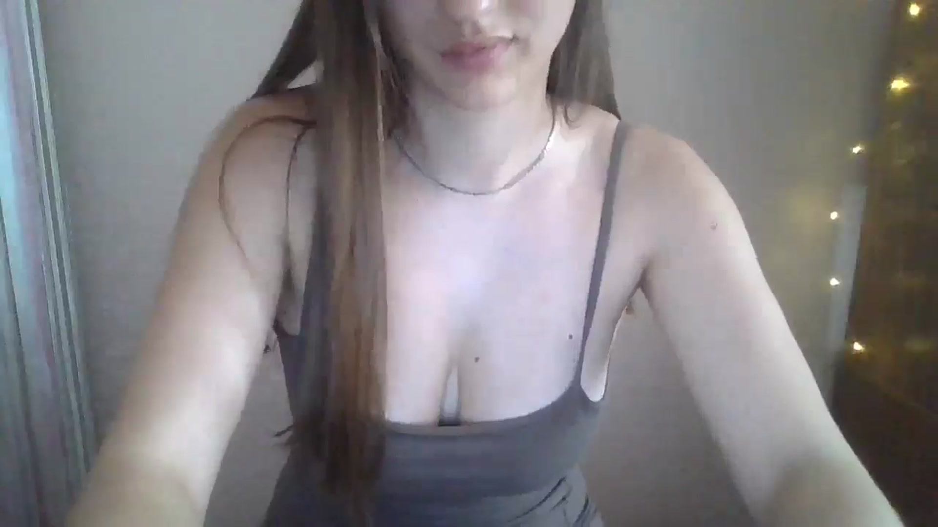 Gallery image thumbnail from SarahMills's myfreecams stream on, 07/05/2025, 10:20 image 17 of 20