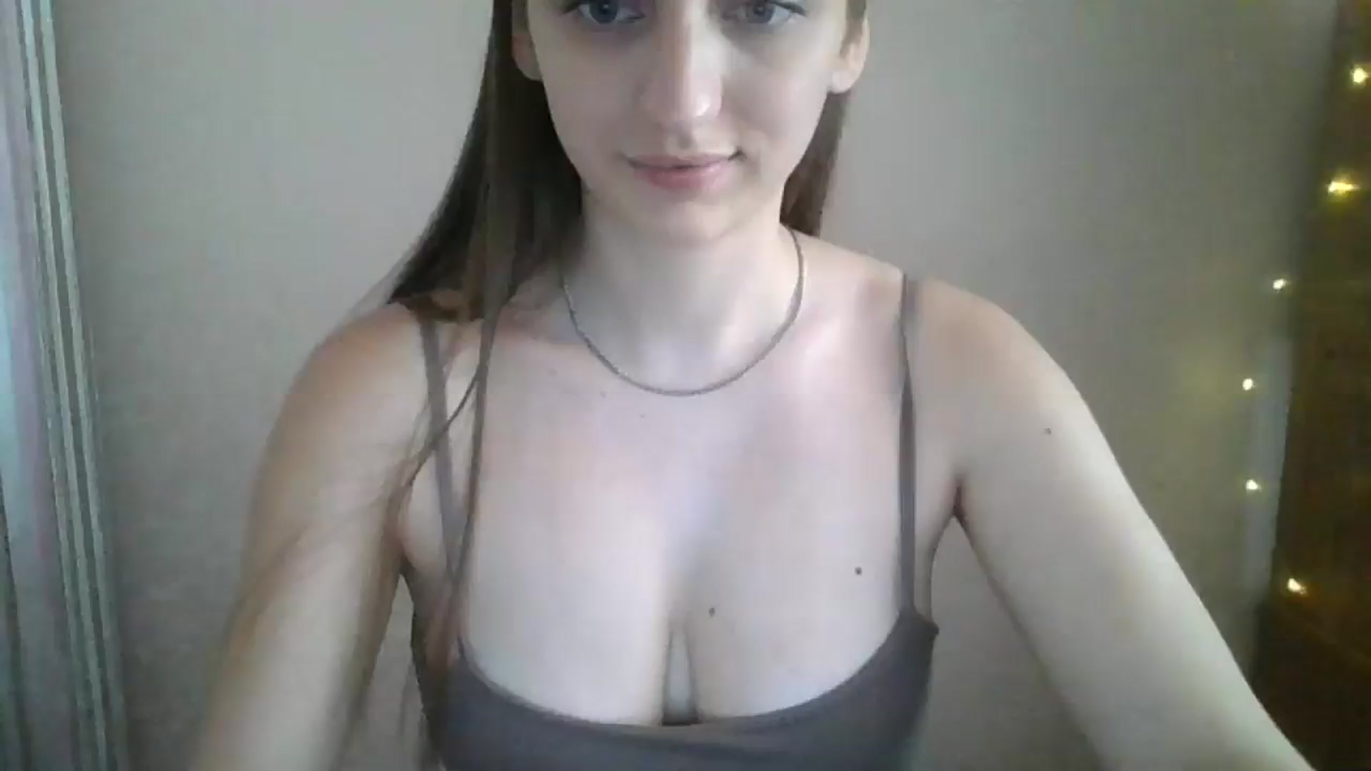 Gallery image thumbnail from SarahMills's myfreecams stream on, 07/05/2025, 13:40 image 1 of 20