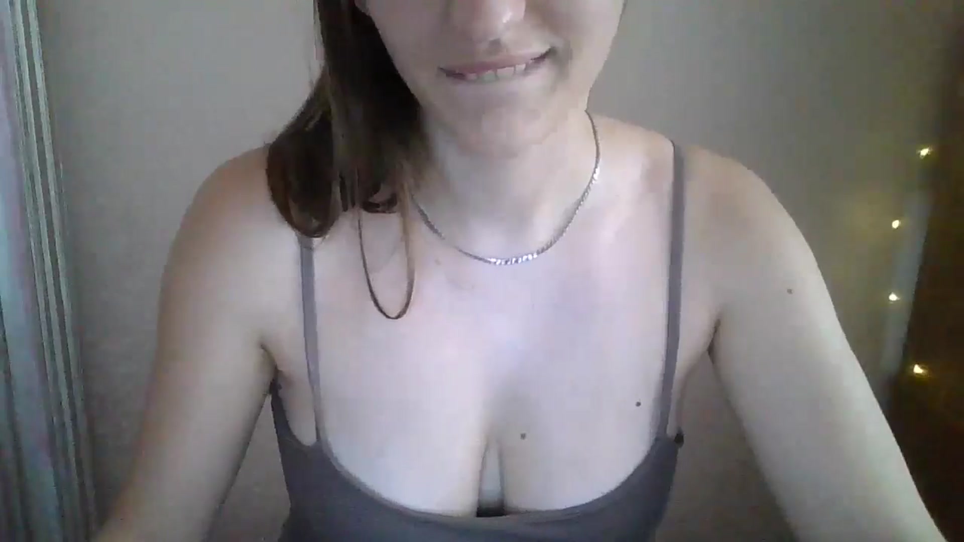 Gallery image thumbnail from SarahMills's myfreecams stream on, 07/05/2025, 13:40 image 9 of 20