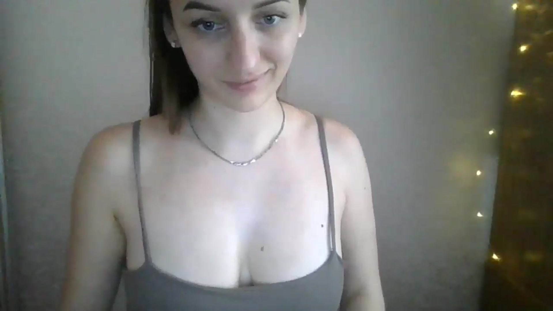 Gallery image thumbnail from SarahMills's myfreecams stream on, 07/06/2025, 13:26 image 8 of 20