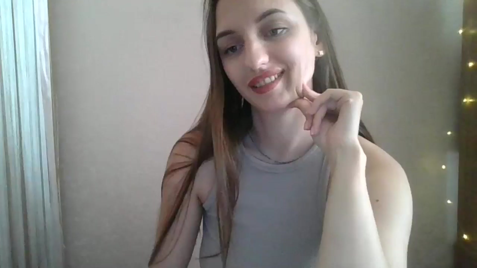 Gallery image thumbnail from SarahMills's myfreecams stream on, 07/19/2025, 12:07 image 17 of 20