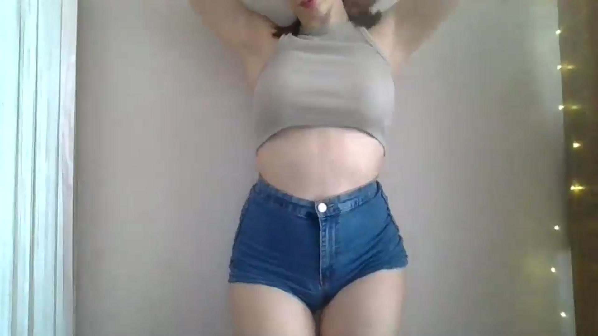 Gallery image thumbnail from SarahMills's myfreecams stream on, 07/19/2025, 12:07 image 19 of 20
