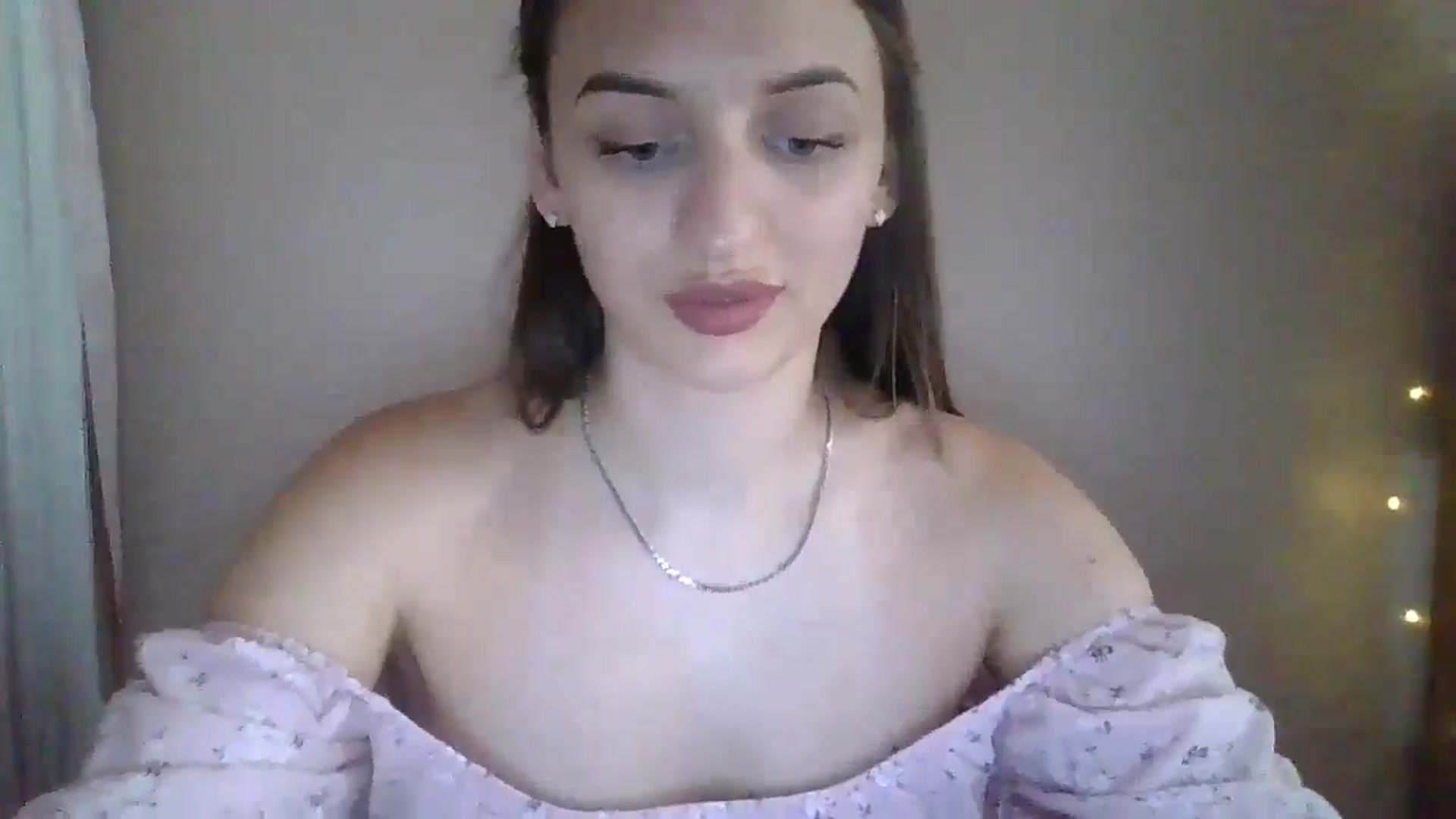 Gallery image thumbnail from SarahMills's myfreecams stream on, 07/20/2025, 14:09 image 15 of 20