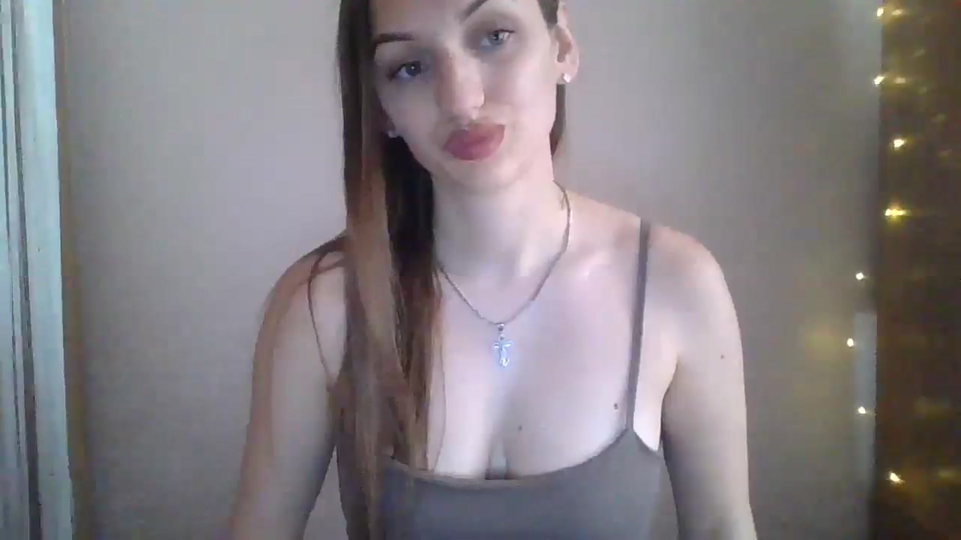 Gallery image thumbnail from SarahMills's myfreecams stream on, 07/21/2025, 12:01 image 16 of 20