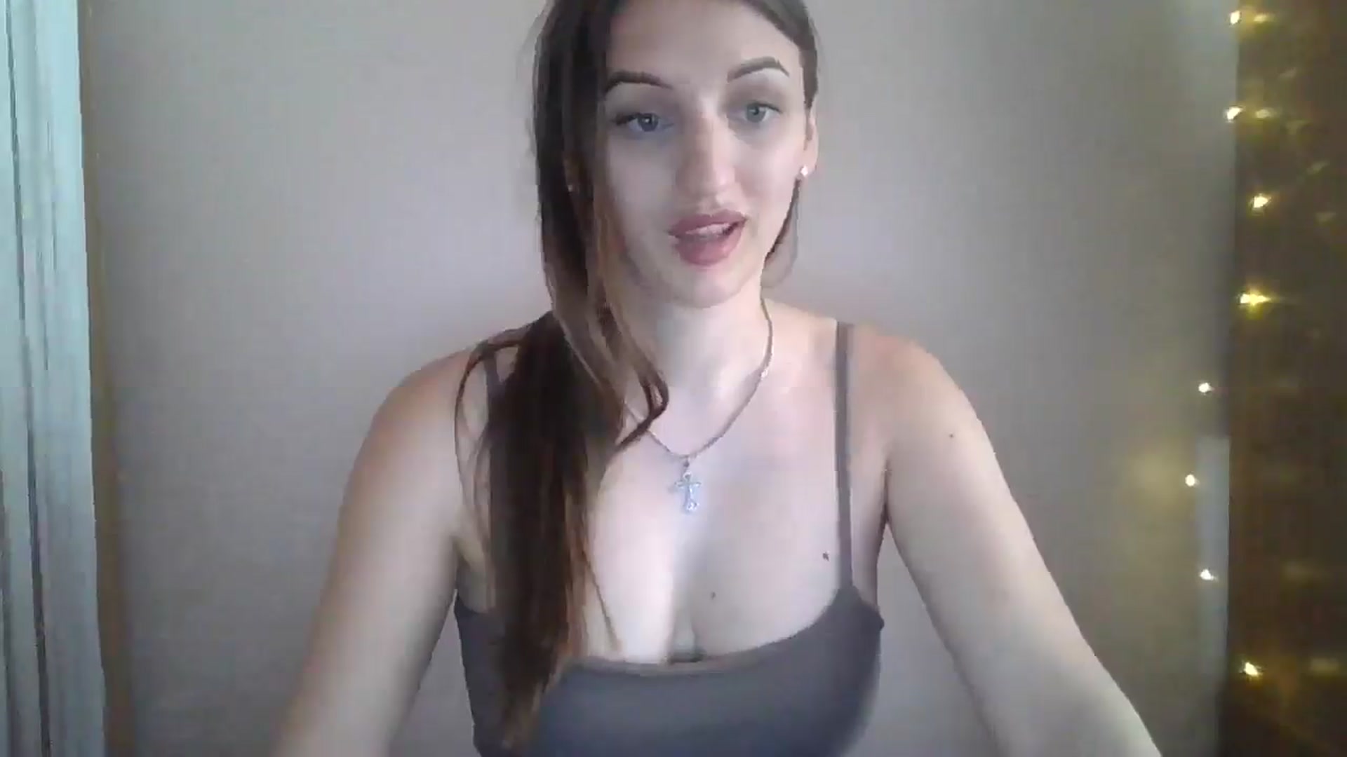 Gallery image thumbnail from SarahMills's myfreecams stream on, 07/21/2025, 12:01 image 13 of 20