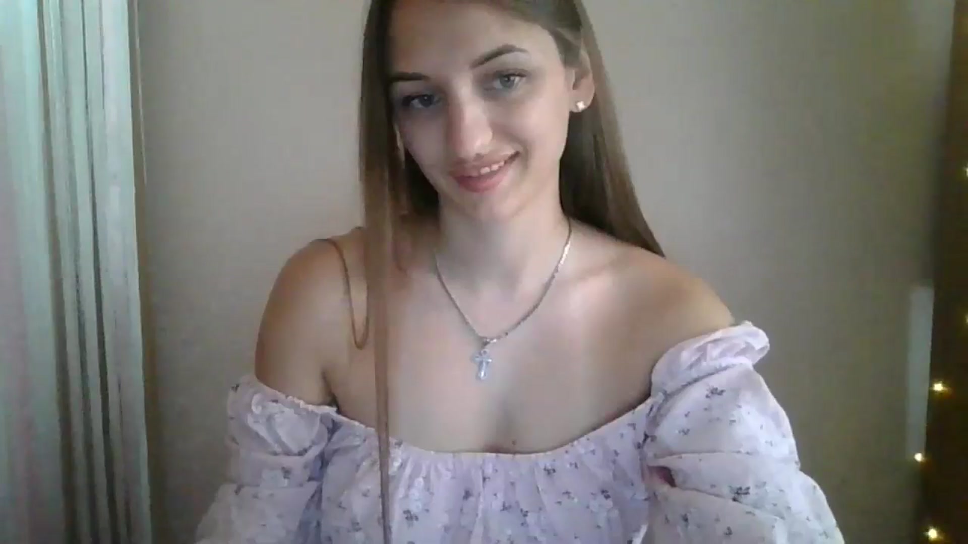 Gallery image thumbnail from SarahMills's myfreecams stream on, 07/31/2025, 10:05 image 15 of 20