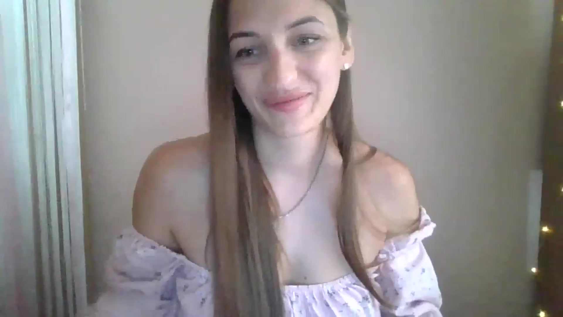 Gallery image thumbnail from SarahMills's myfreecams stream on, 07/31/2025, 10:05 image 7 of 20