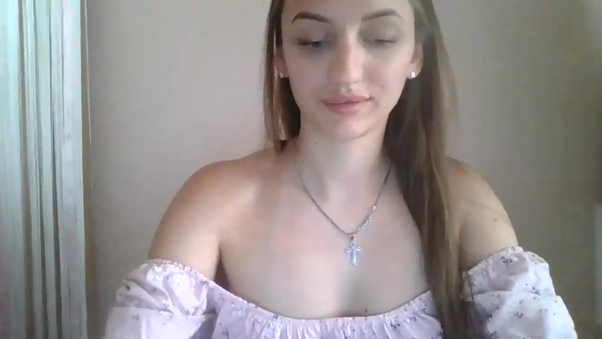 Gallery image thumbnail from SarahMills's myfreecams stream on, 07/31/2025, 11:04 image 10 of 20