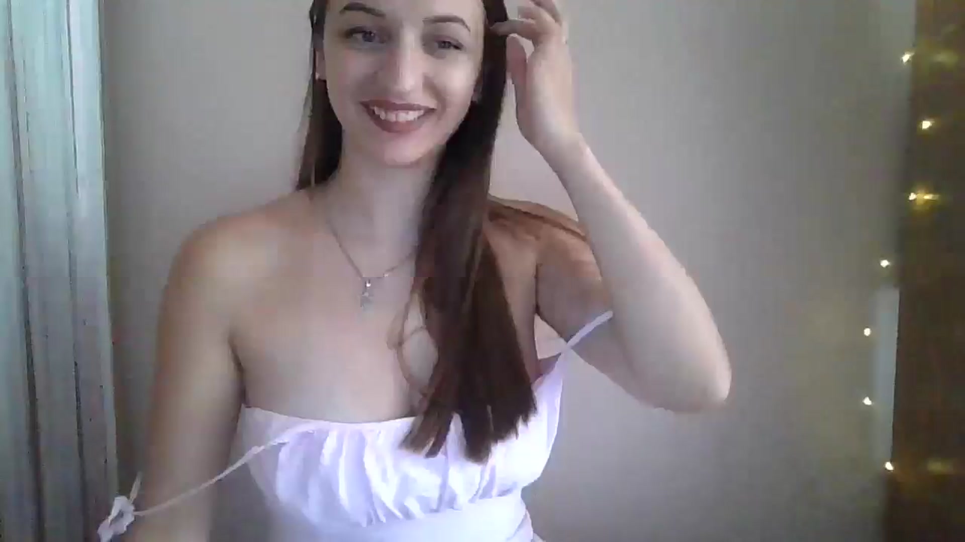 Gallery image thumbnail from SarahMills's myfreecams stream on, 08/03/2025, 11:01 image 10 of 20