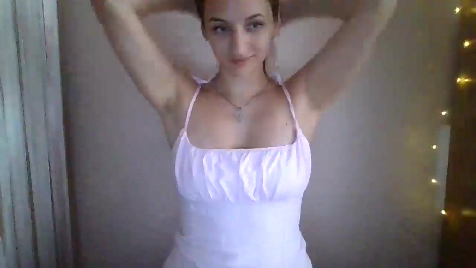 Gallery image thumbnail from SarahMills's myfreecams stream on, 08/03/2025, 12:39 image 14 of 20