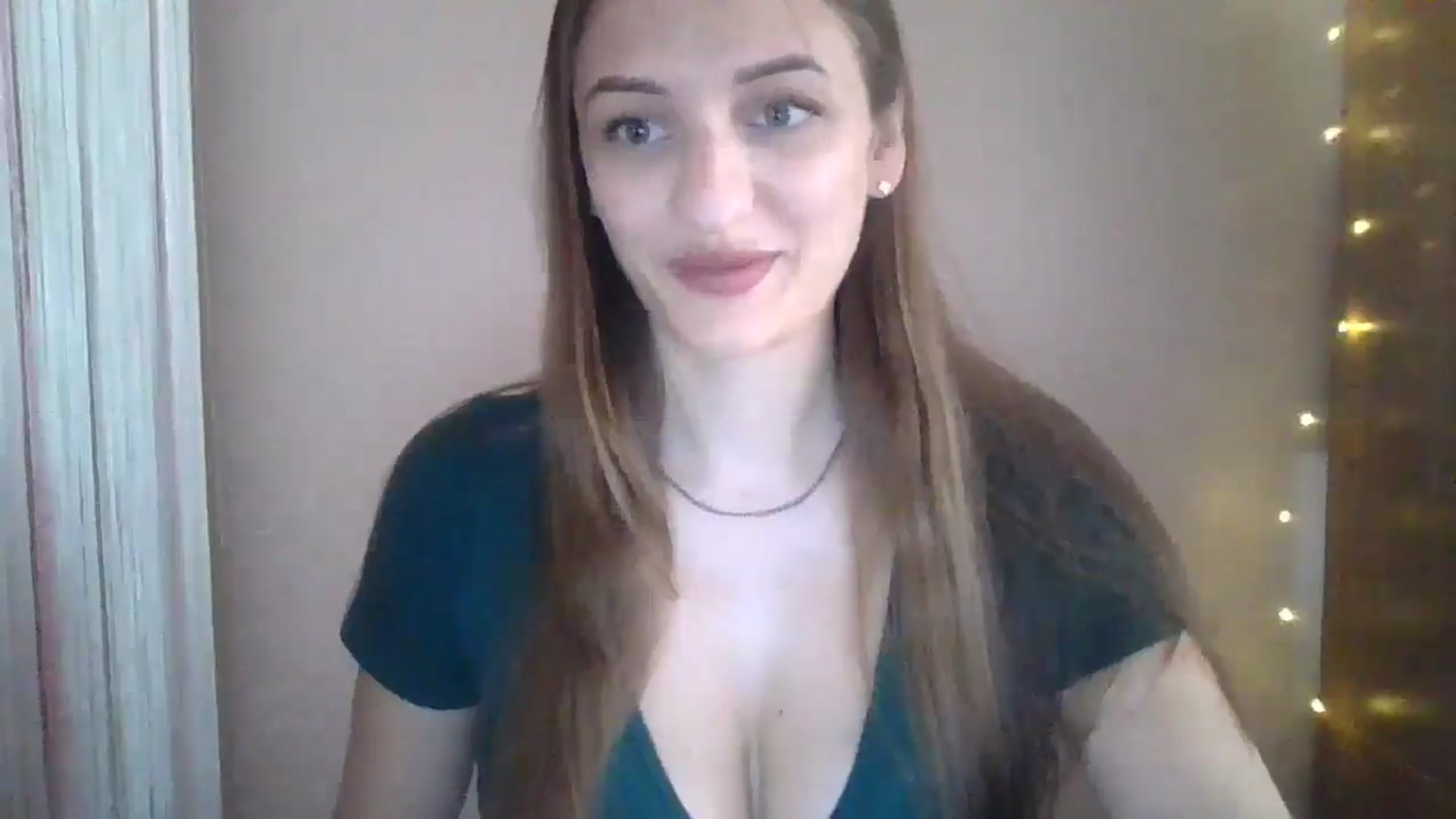 Gallery image thumbnail from SarahMills's myfreecams stream on, 08/04/2025, 09:13 image 13 of 20