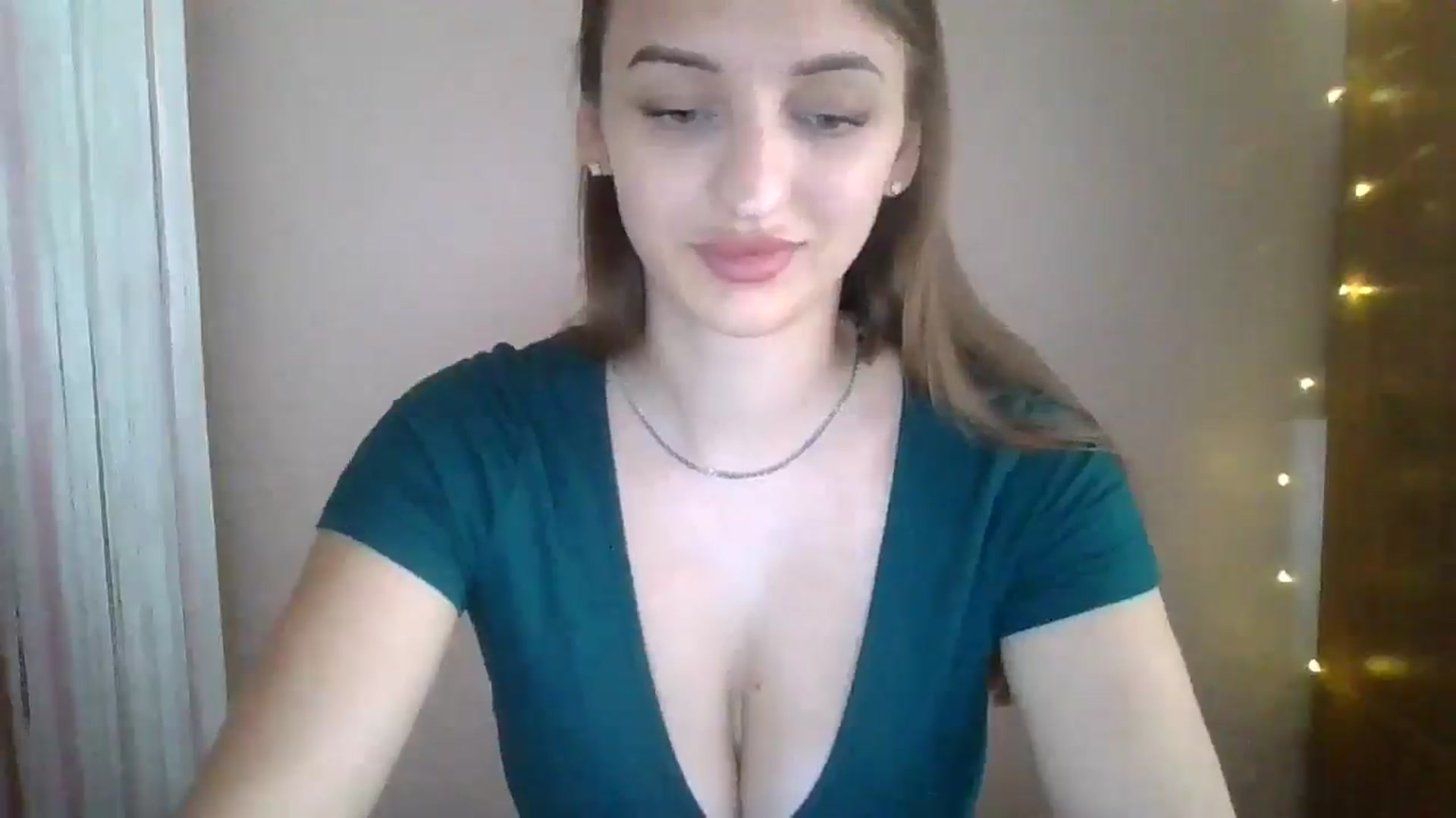 Gallery image thumbnail from SarahMills's myfreecams stream on, 08/04/2025, 10:48 image 8 of 20