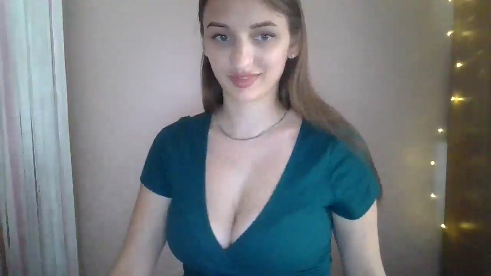Gallery image thumbnail from SarahMills's myfreecams stream on, 08/04/2025, 10:48 image 10 of 20