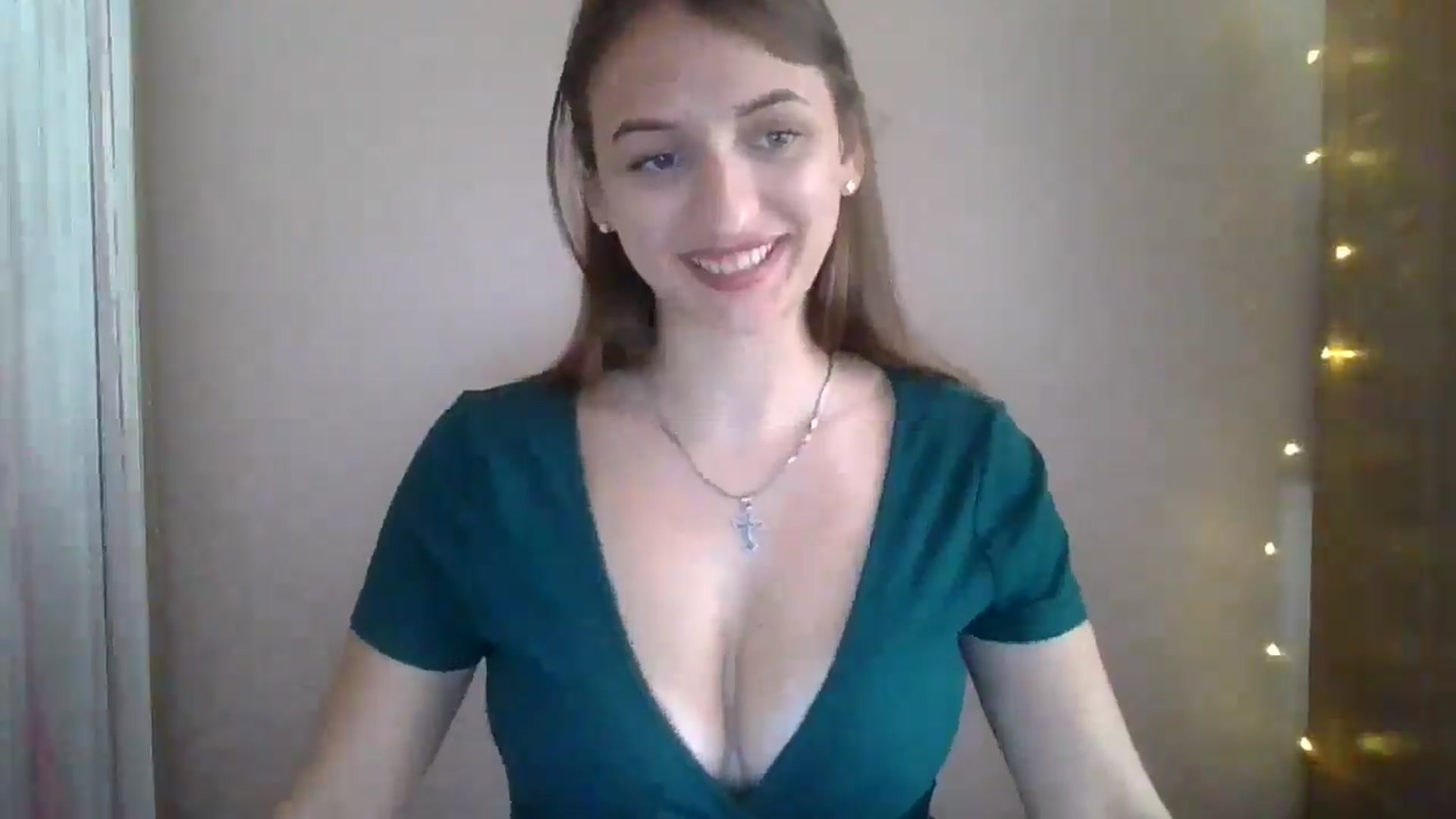 Gallery image thumbnail from SarahMills's myfreecams stream on, 08/07/2025, 12:00 image 14 of 20