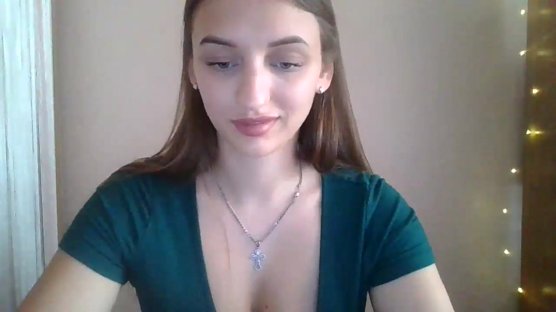 Gallery image thumbnail from SarahMills's myfreecams stream on, 08/07/2025, 13:03 image 12 of 20