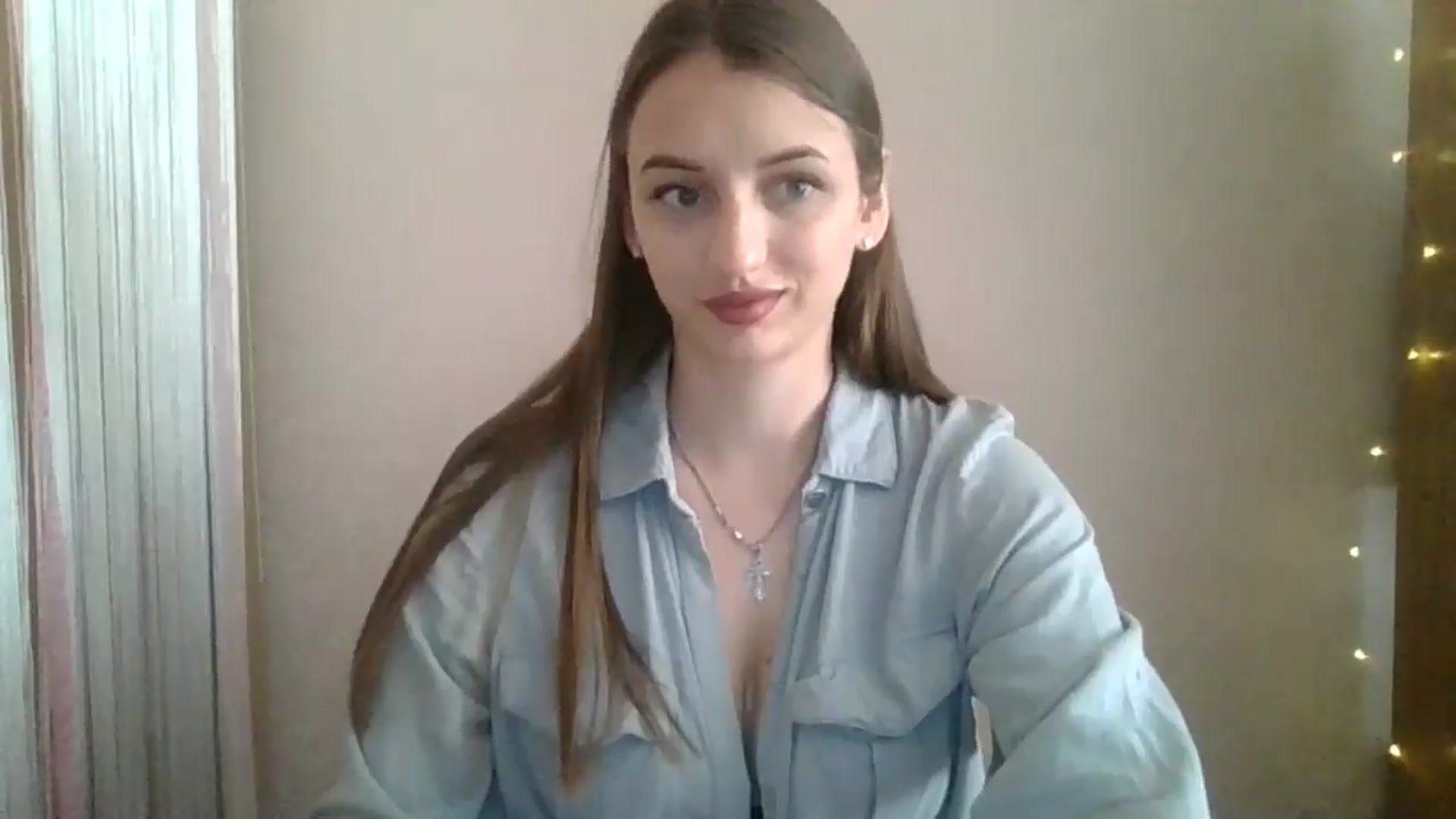 Gallery image thumbnail from SarahMills's myfreecams stream on, 08/08/2025, 08:43 image 14 of 20