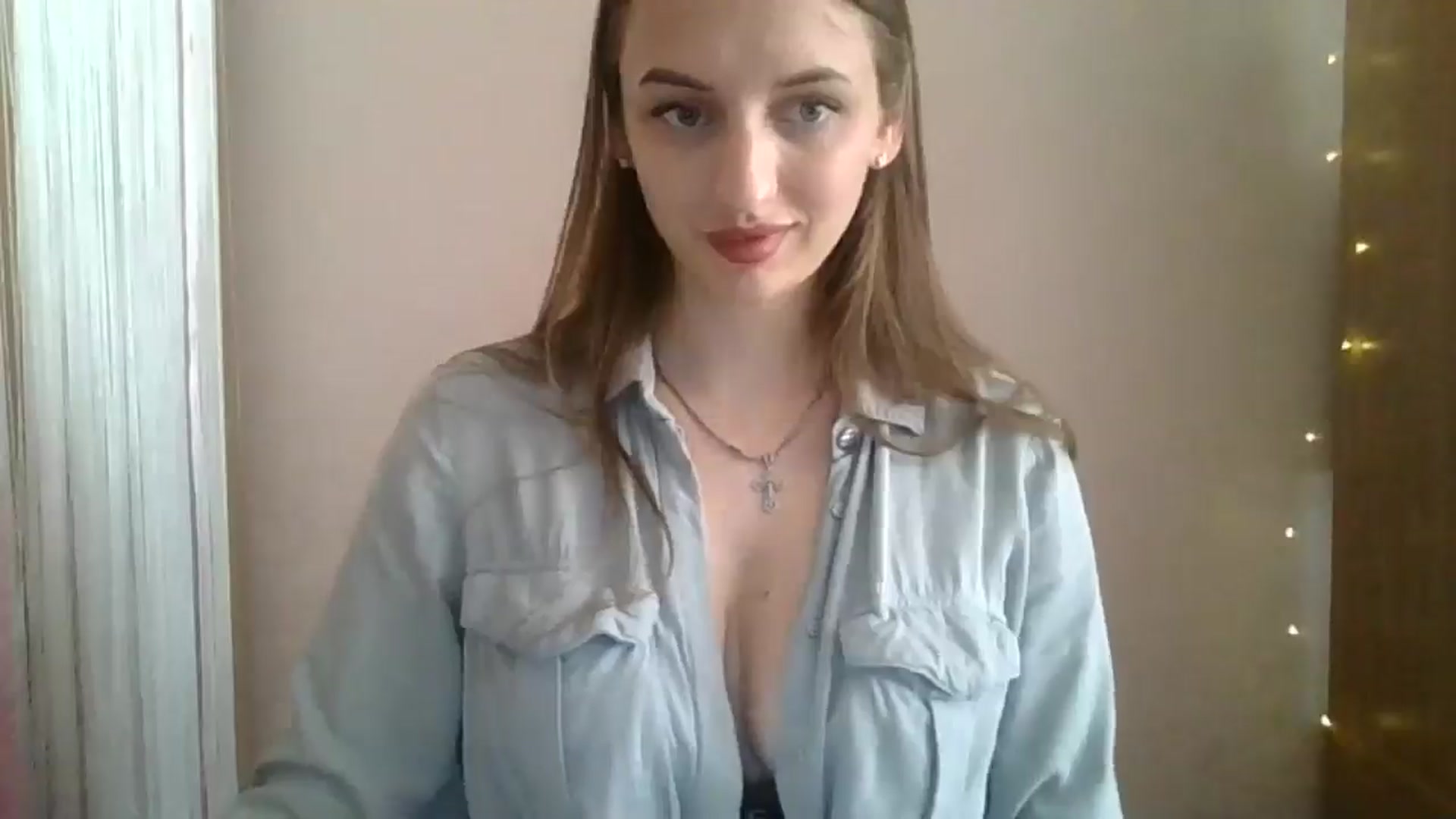 Gallery image thumbnail from SarahMills's myfreecams stream on, 08/08/2025, 11:56 image 16 of 20
