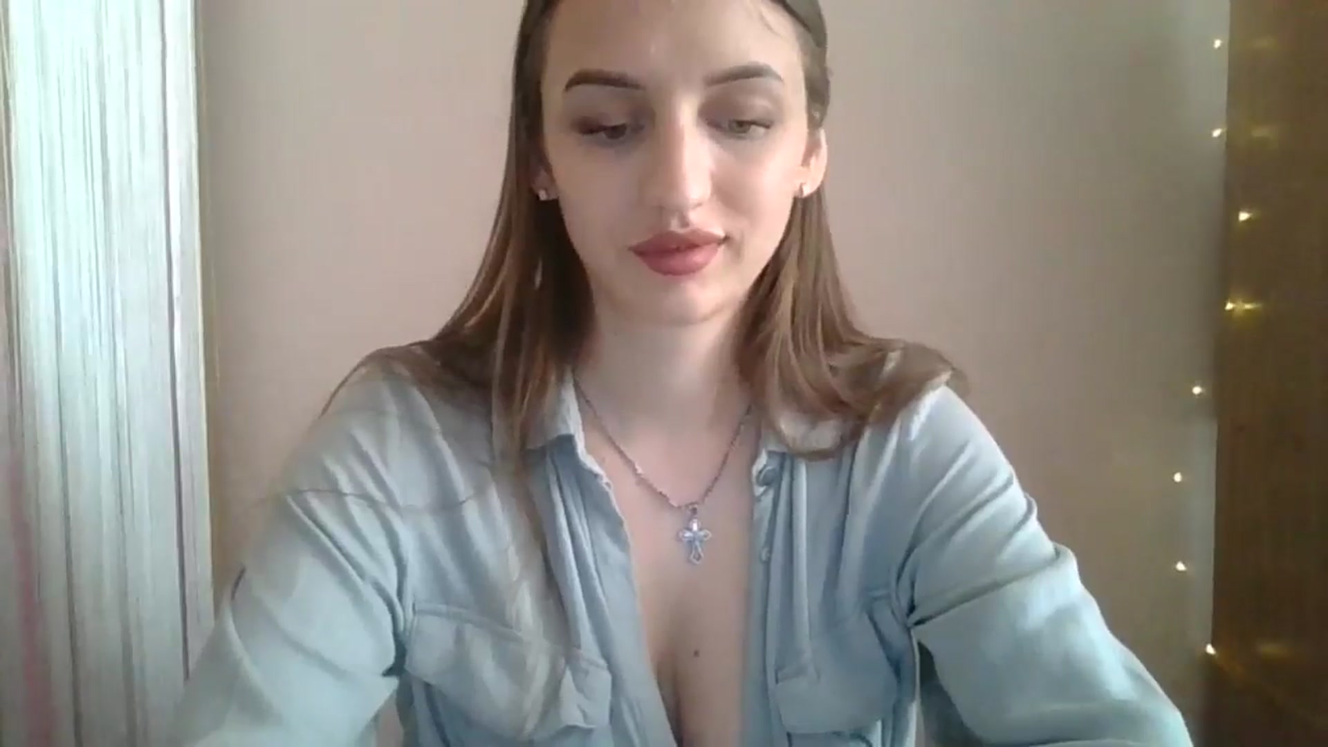 Gallery image thumbnail from SarahMills's myfreecams stream on, 08/08/2025, 11:56 image 15 of 20