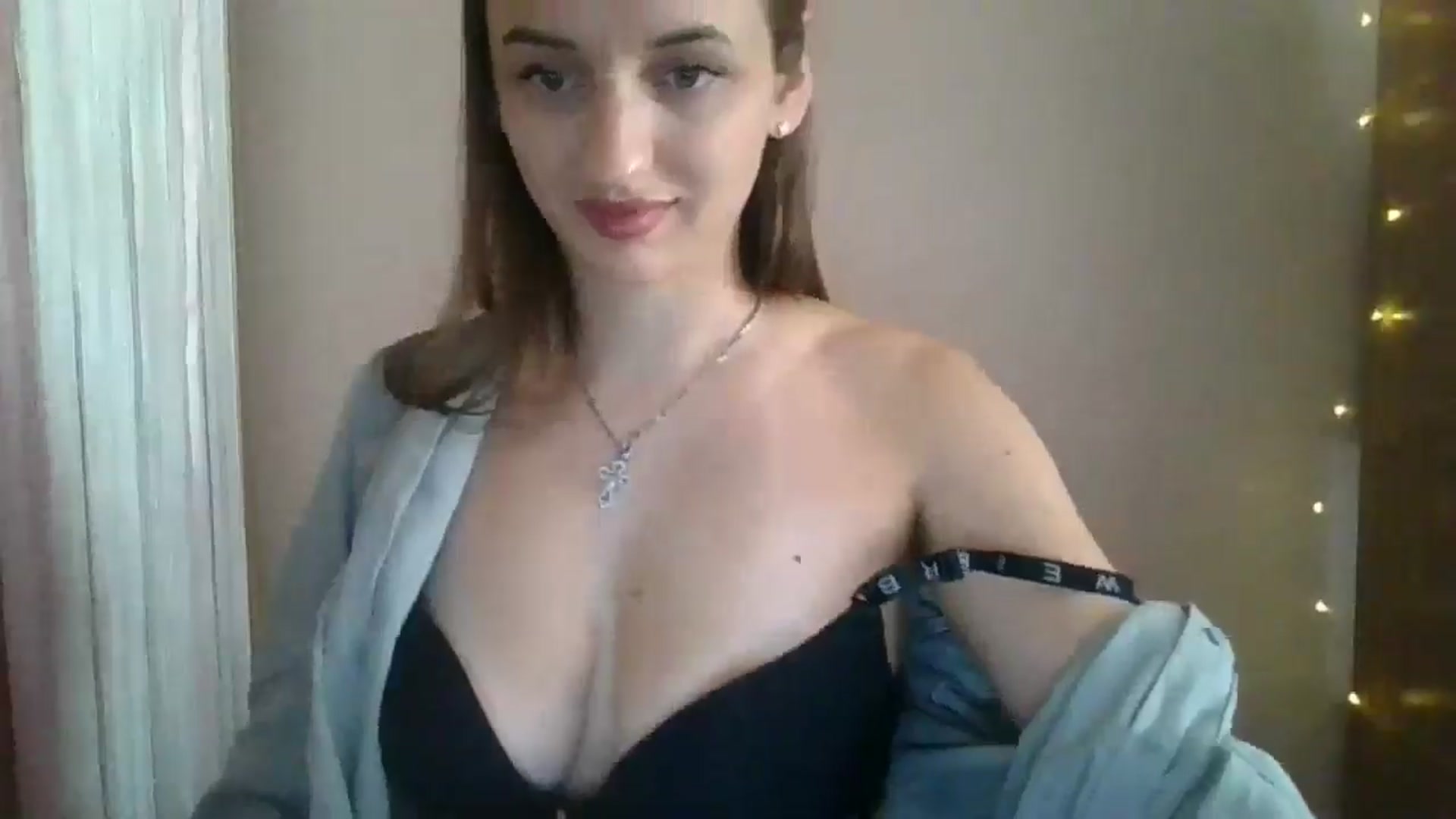 Gallery image thumbnail from SarahMills's myfreecams stream on, 08/08/2025, 13:13 image 17 of 20
