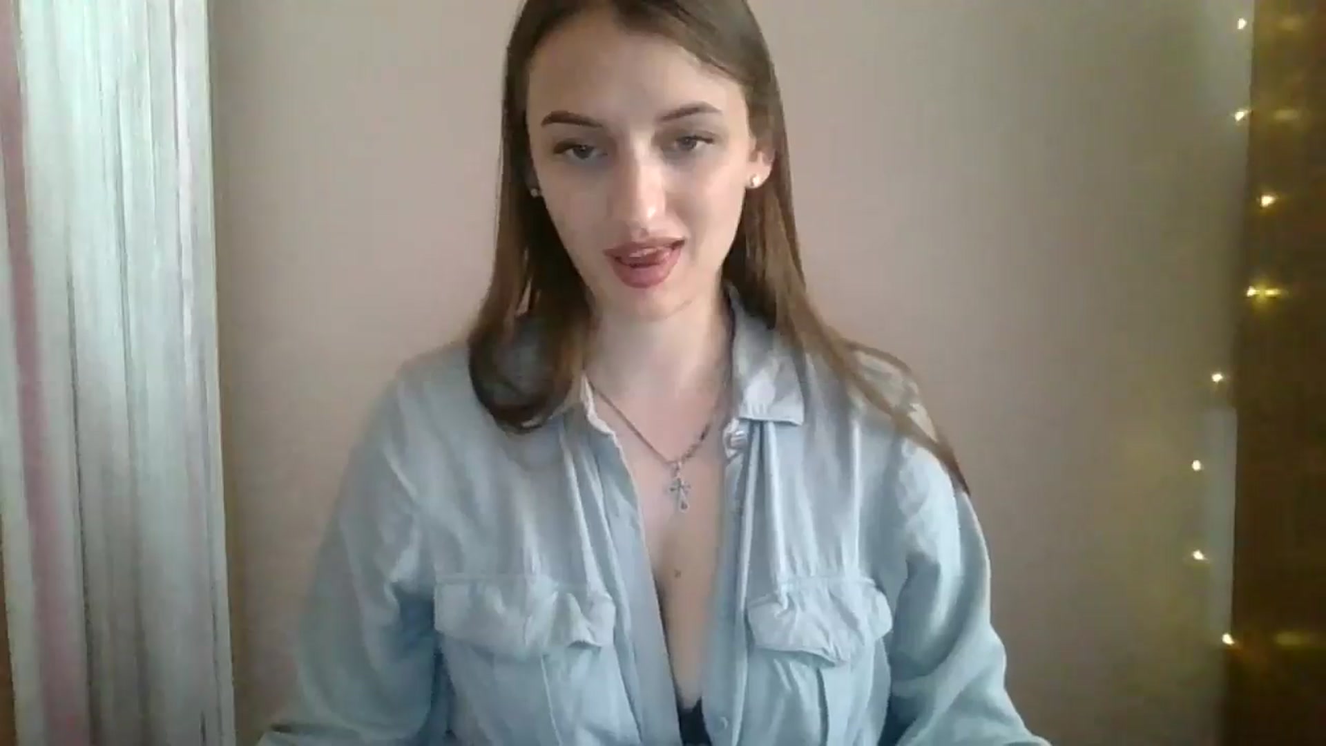Gallery image thumbnail from SarahMills's myfreecams stream on, 08/08/2025, 13:13 image 8 of 20