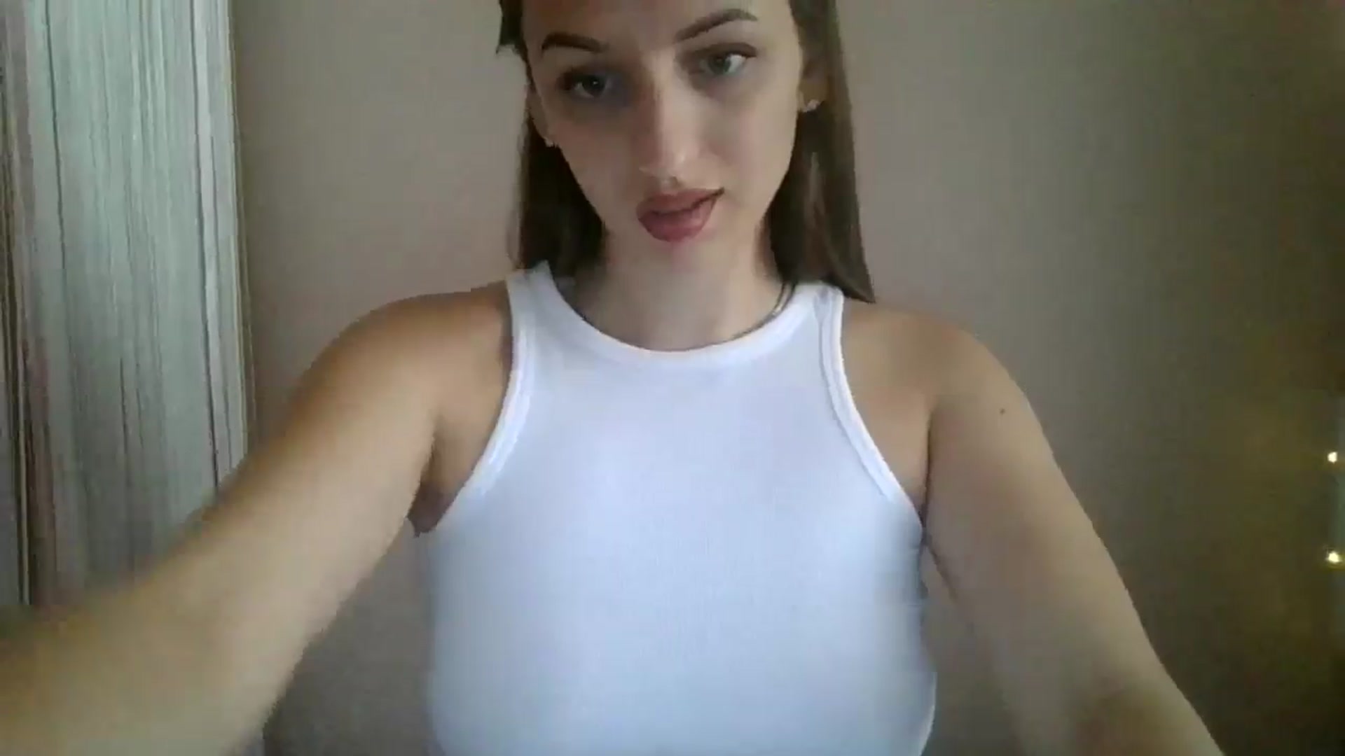 Gallery image thumbnail from SarahMills's myfreecams stream on, 08/11/2025, 10:16 image 8 of 20