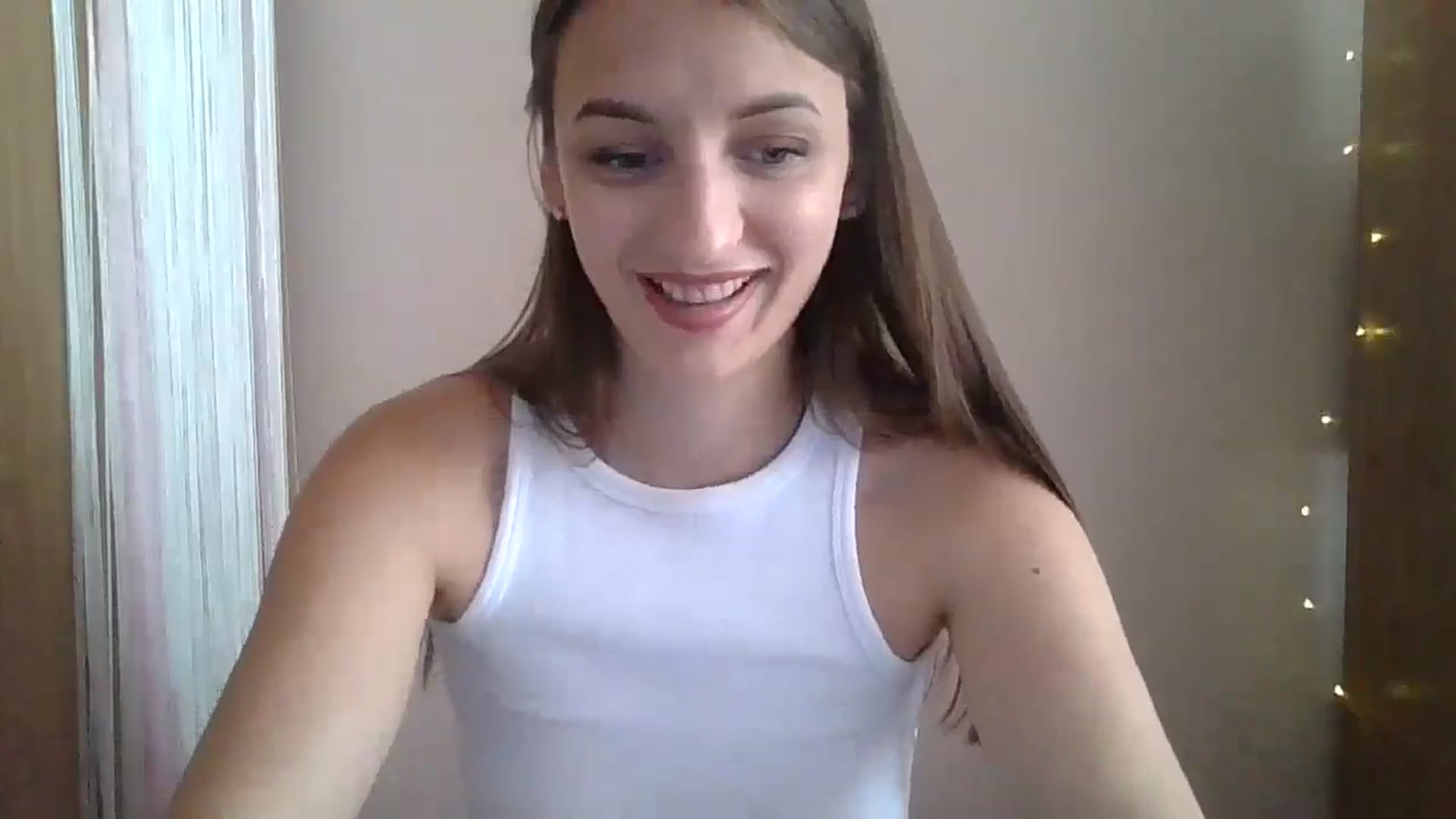 Gallery image thumbnail from SarahMills's myfreecams stream on, 08/11/2025, 11:56 image 12 of 20