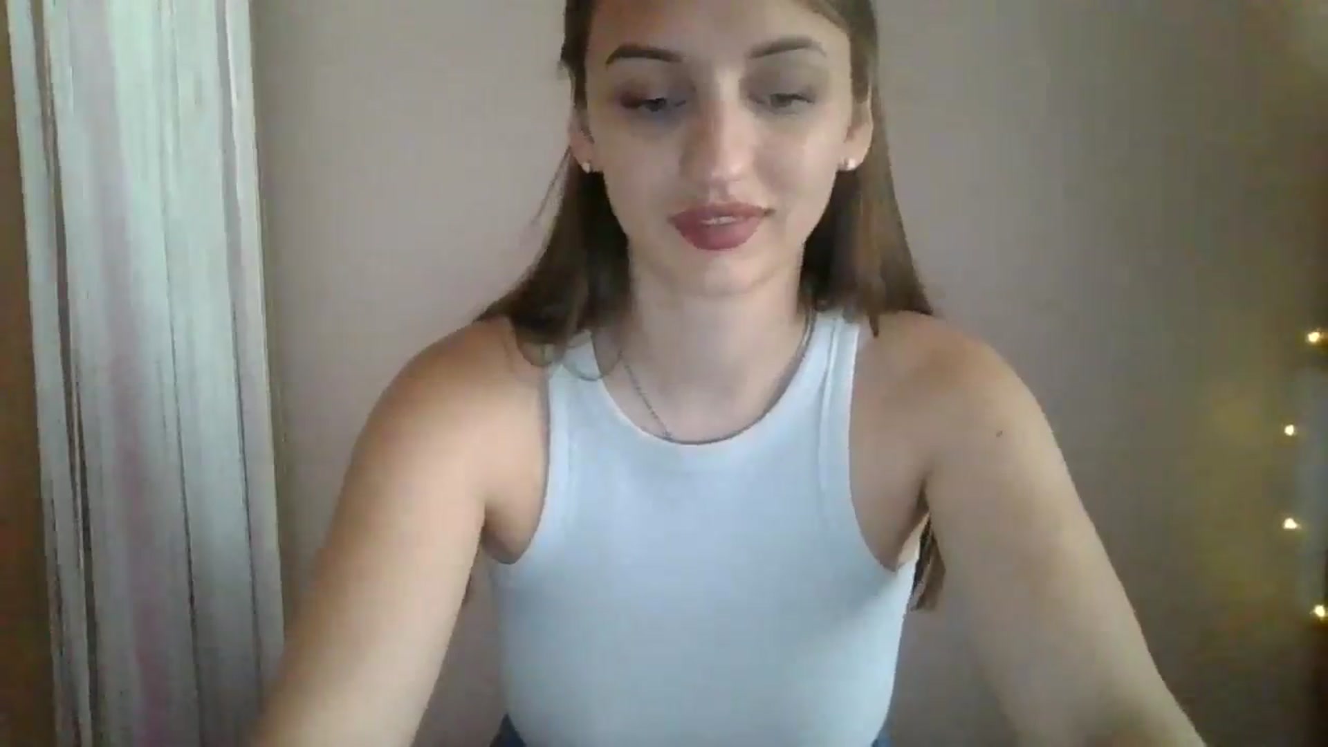 Gallery image thumbnail from SarahMills's myfreecams stream on, 08/11/2025, 14:11 image 8 of 20