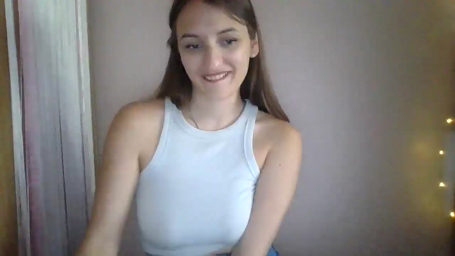 Gallery image thumbnail from SarahMills's myfreecams stream on, 08/11/2025, 14:58 image 9 of 20