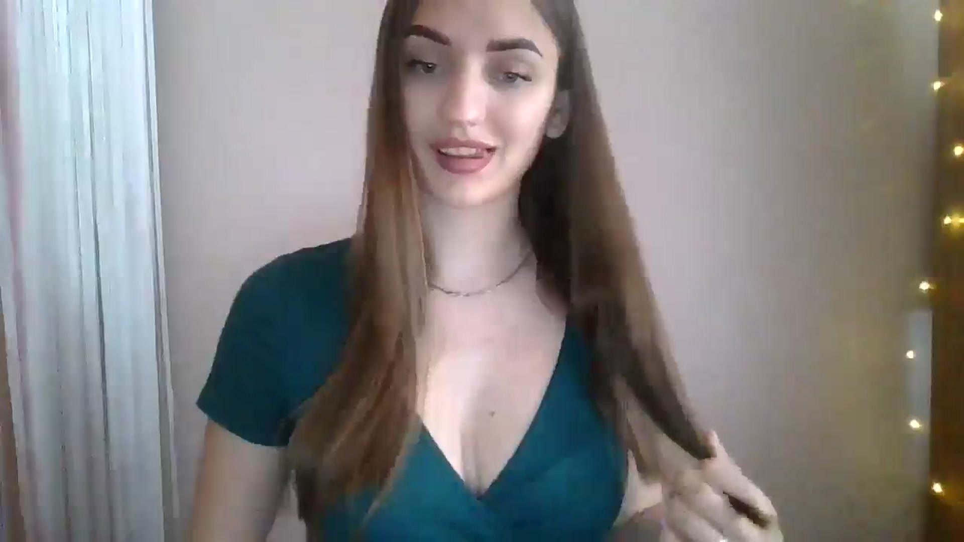 Gallery image thumbnail from SarahMills's myfreecams stream on, 08/14/2025, 10:01 image 9 of 20