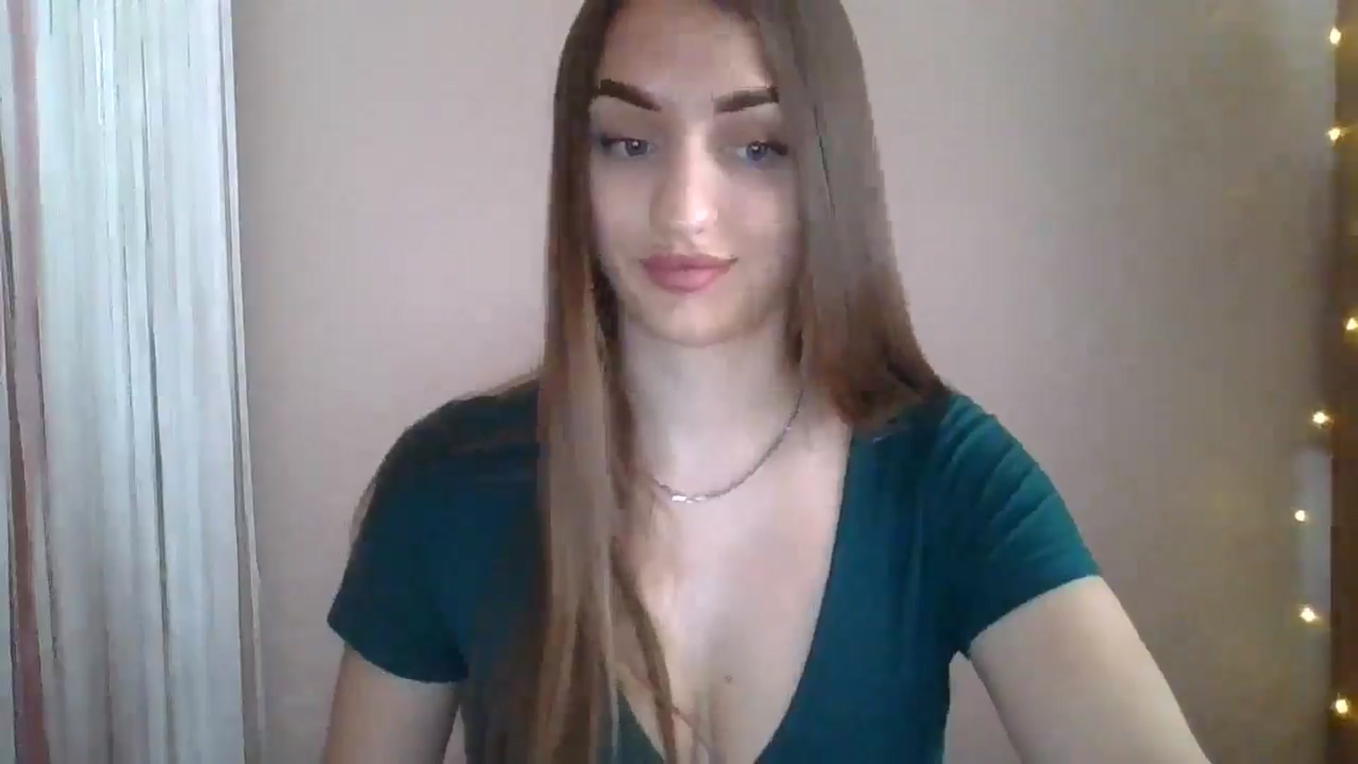 Gallery image thumbnail from SarahMills's myfreecams stream on, 08/14/2025, 11:28 image 17 of 20