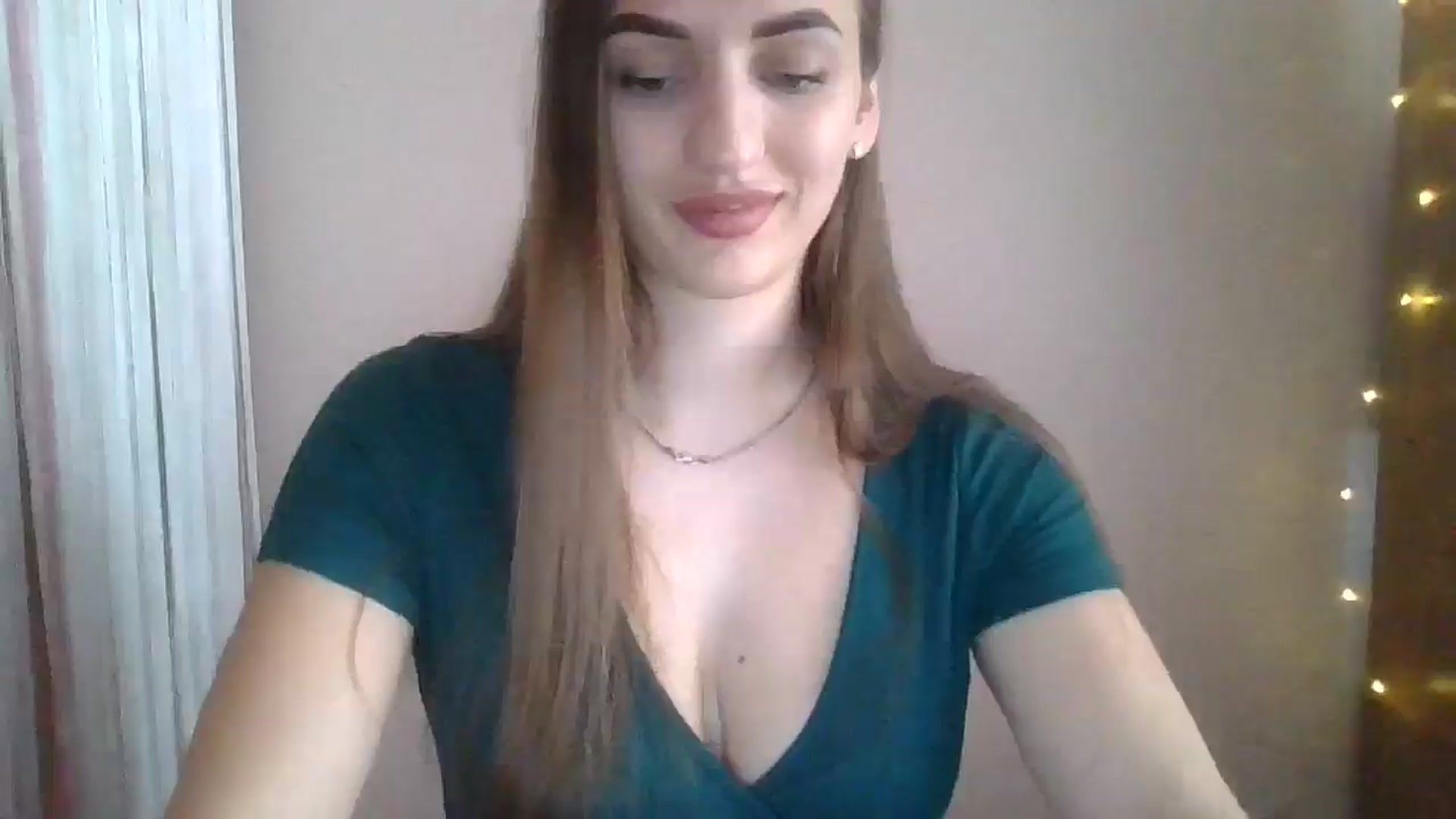 Gallery image thumbnail from SarahMills's myfreecams stream on, 08/14/2025, 12:11 image 7 of 20