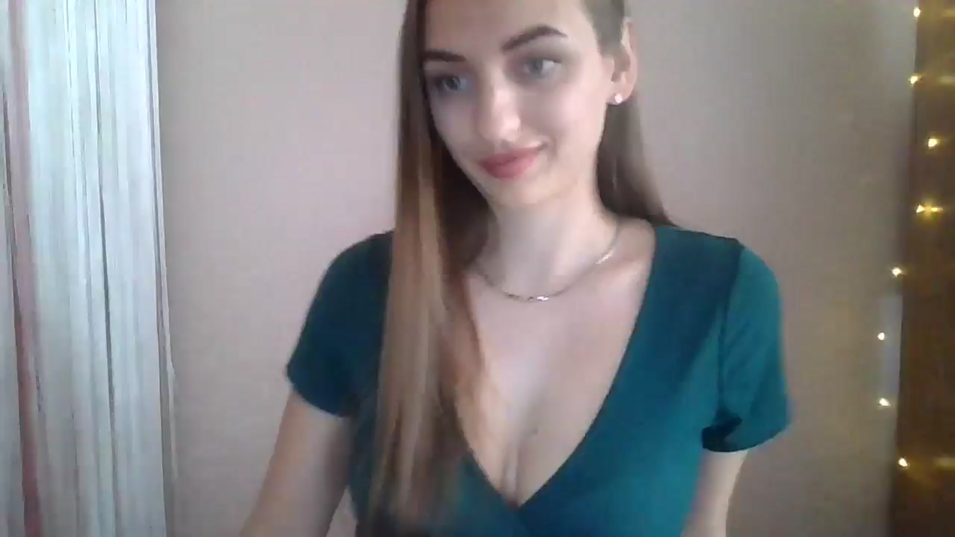 Gallery image thumbnail from SarahMills's myfreecams stream on, 08/14/2025, 12:11 image 9 of 20