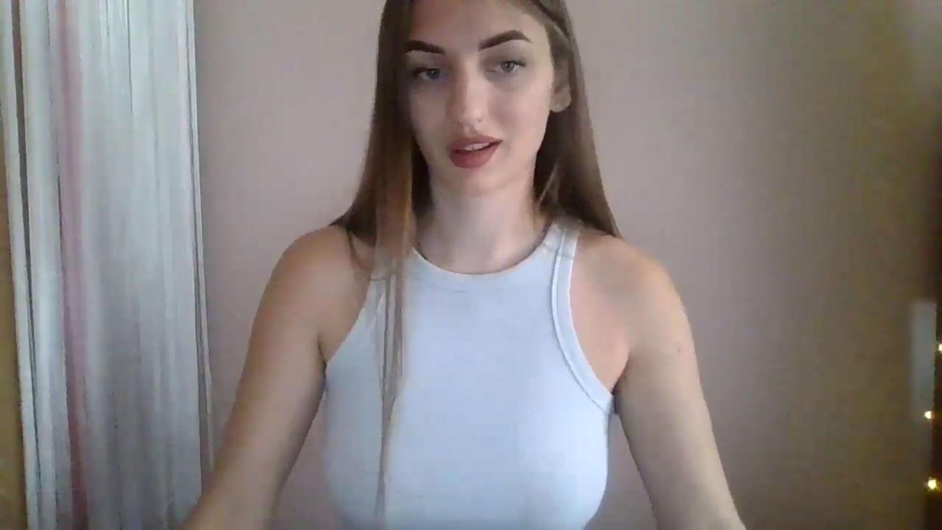 Gallery image thumbnail from SarahMills's myfreecams stream on, 08/15/2025, 09:28 image 16 of 20