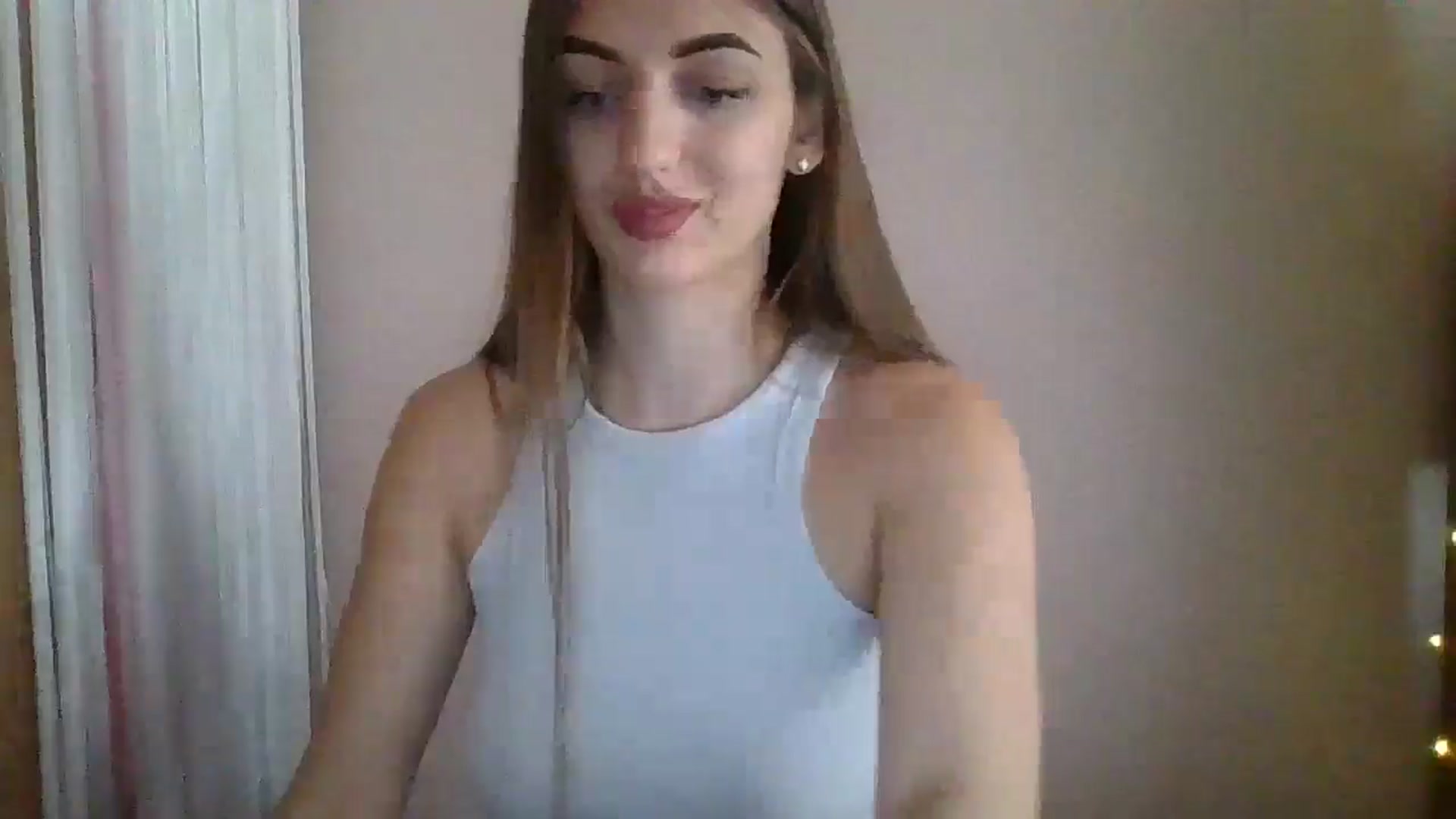 Gallery image thumbnail from SarahMills's myfreecams stream on, 08/15/2025, 09:28 image 17 of 20