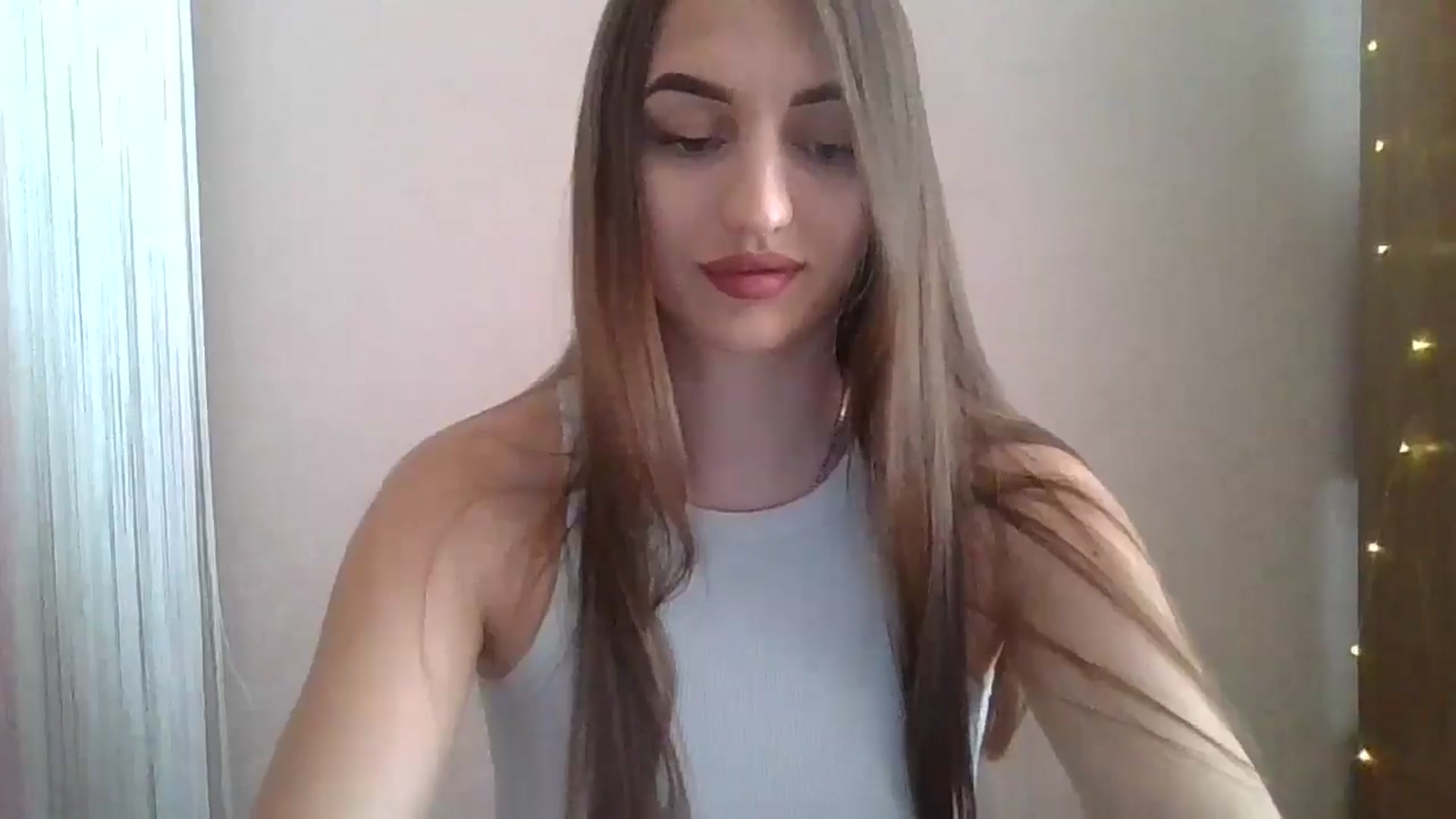 Gallery image thumbnail from SarahMills's myfreecams stream on, 08/15/2025, 12:00 image 5 of 20